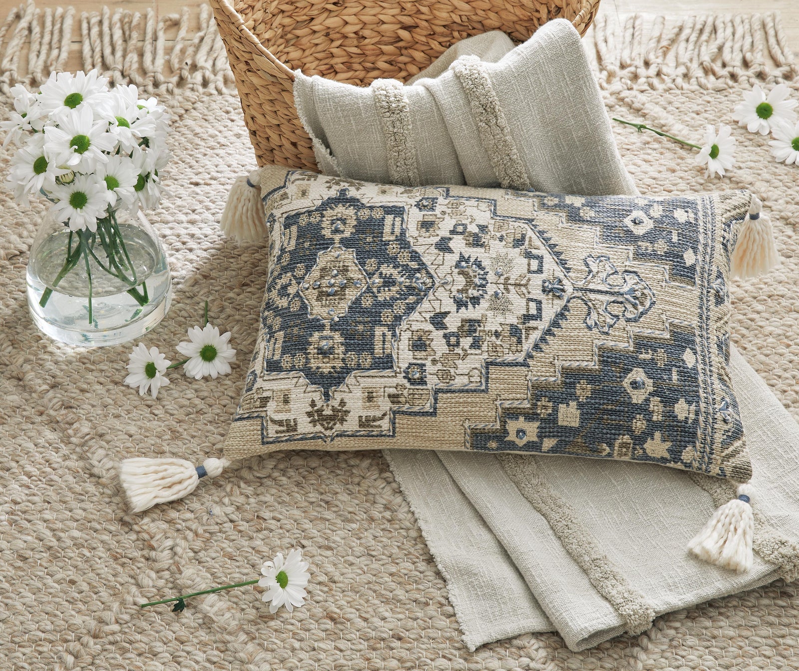 Winbury Pillow (Set of 4) (A1001035-SI) - Image 4