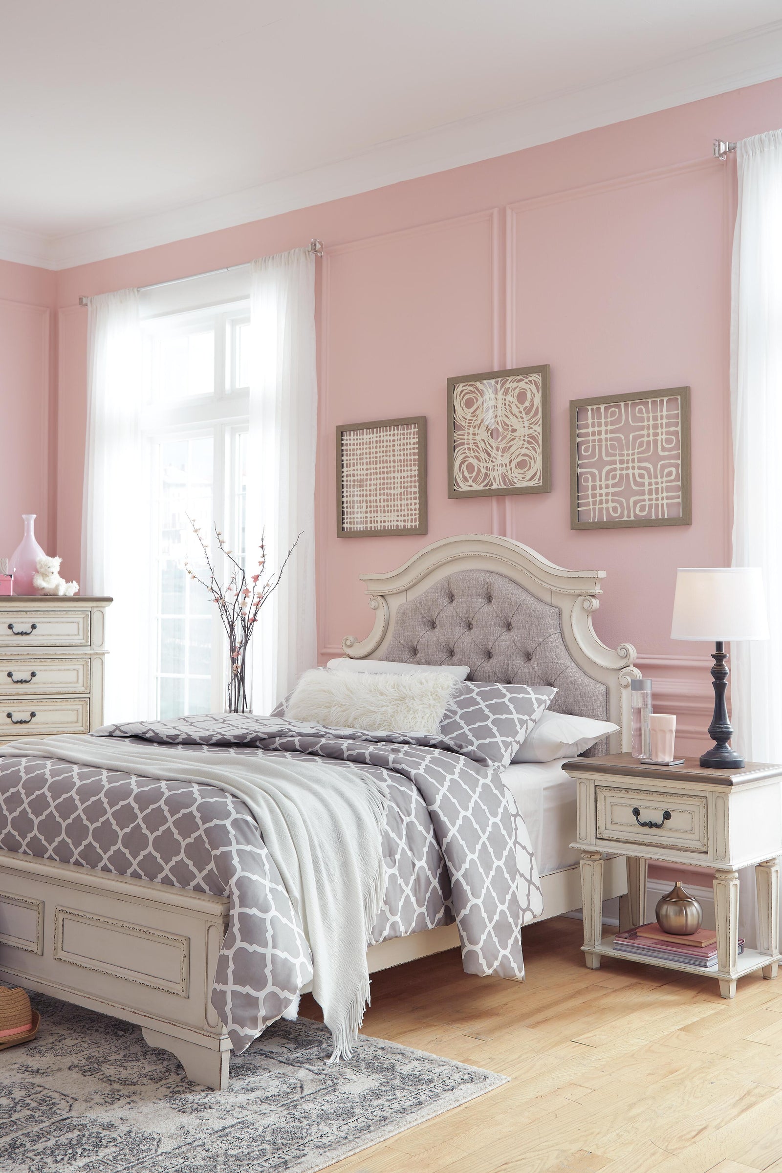 Realyn Panel Bed (Youth) - Chipped White (B743-SI) - Image 9
