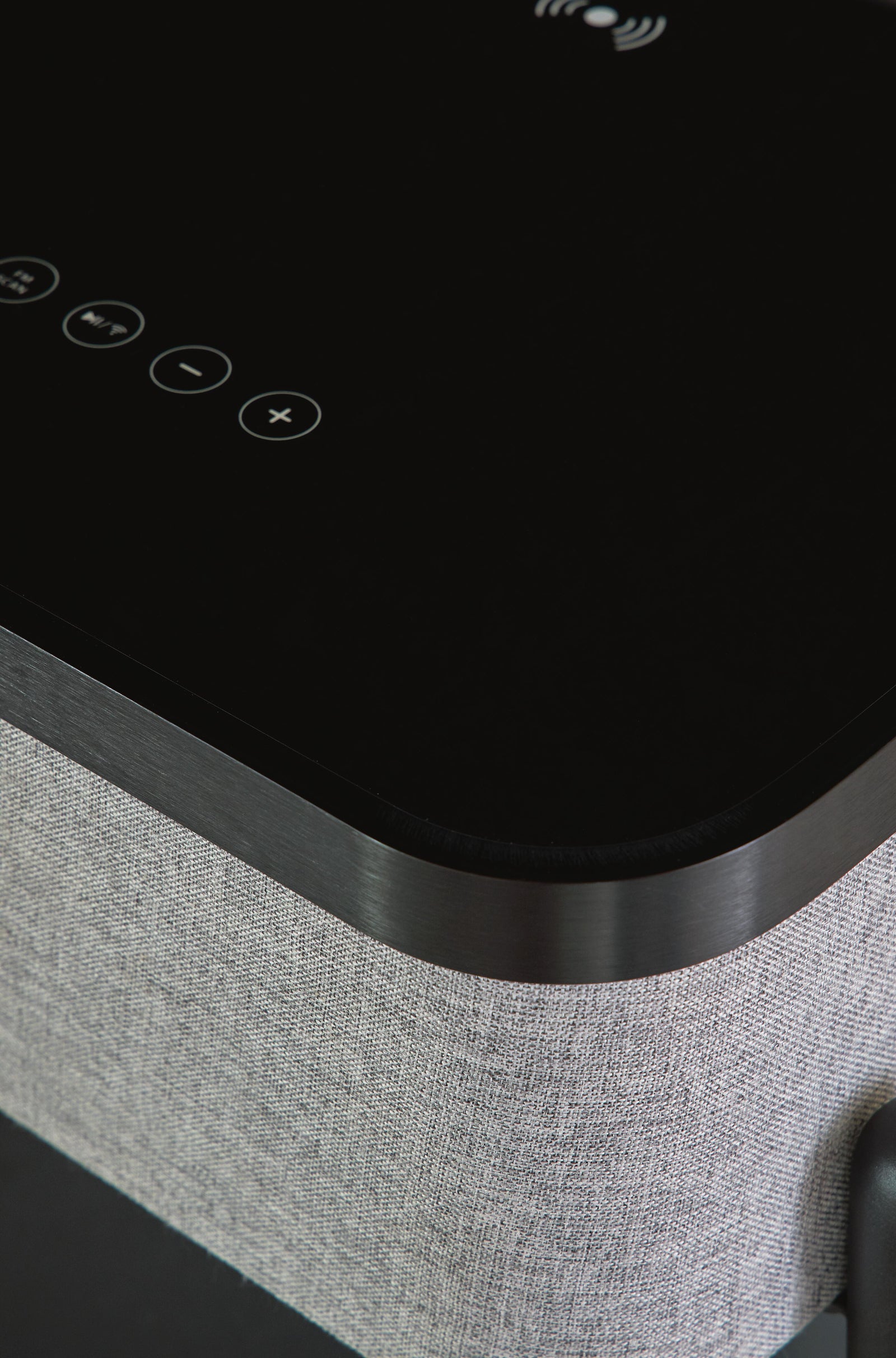 Jorvalee Accent Table with Speaker (A4000550-SI) - Image 8