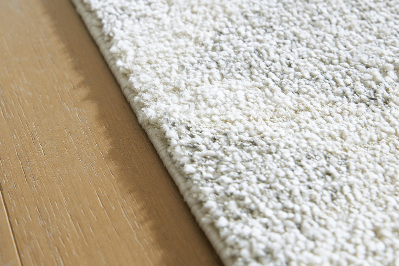 Unawick Medium Rug (R40733-SI) - Image 3
