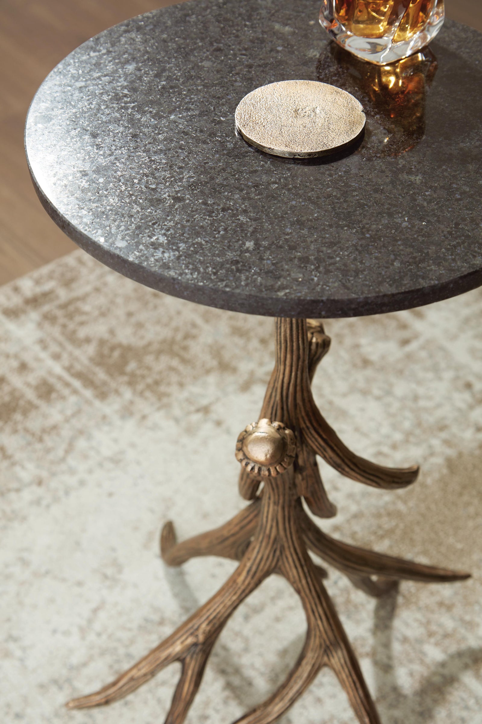 Lemkins Accent Table (A4000606-SI) - Image 5