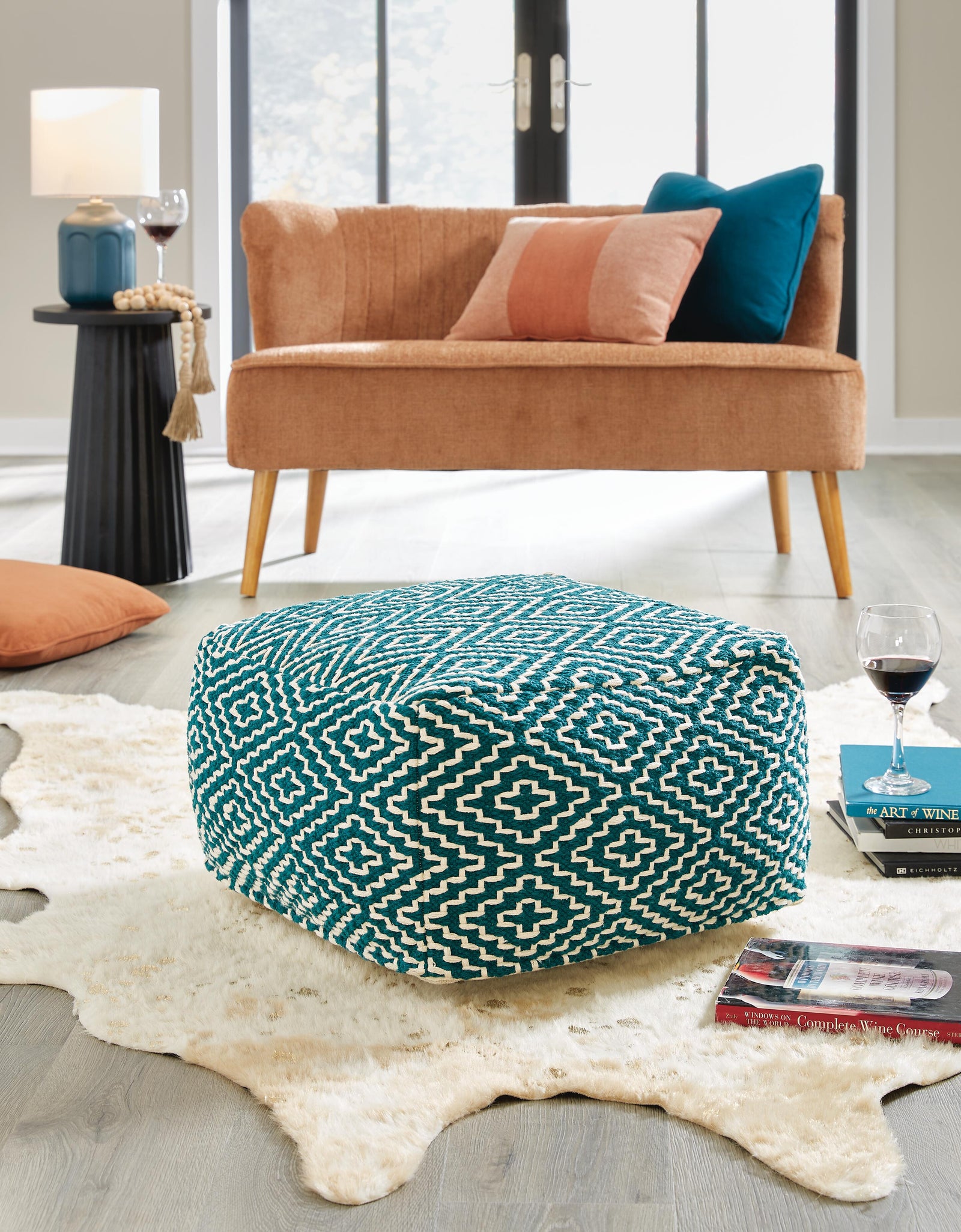 Brynnsen Pouf (A1001055-SI) - Image 4