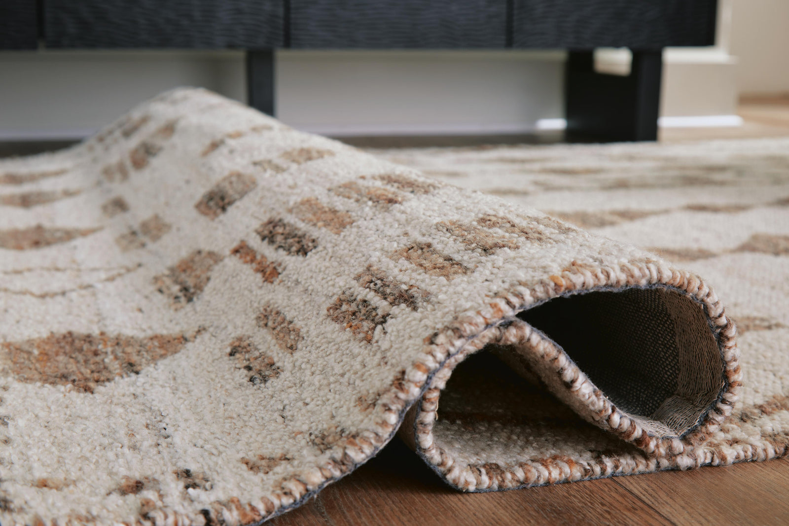 Brettler 5 x 7 Rug (R40679-SI) - Image 4