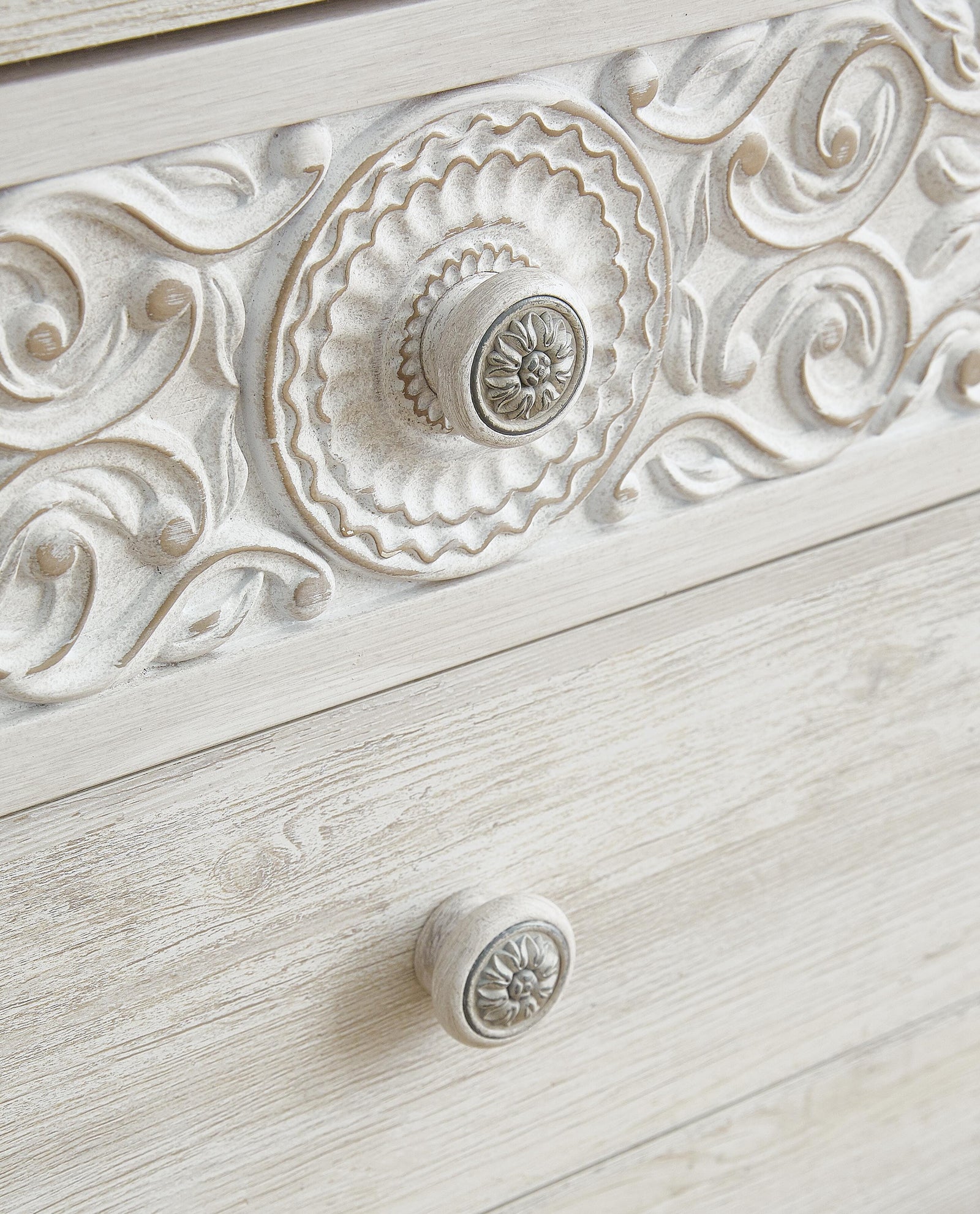 Paxberry Dresser - Whitewash (EB1811-SI) - Image 8