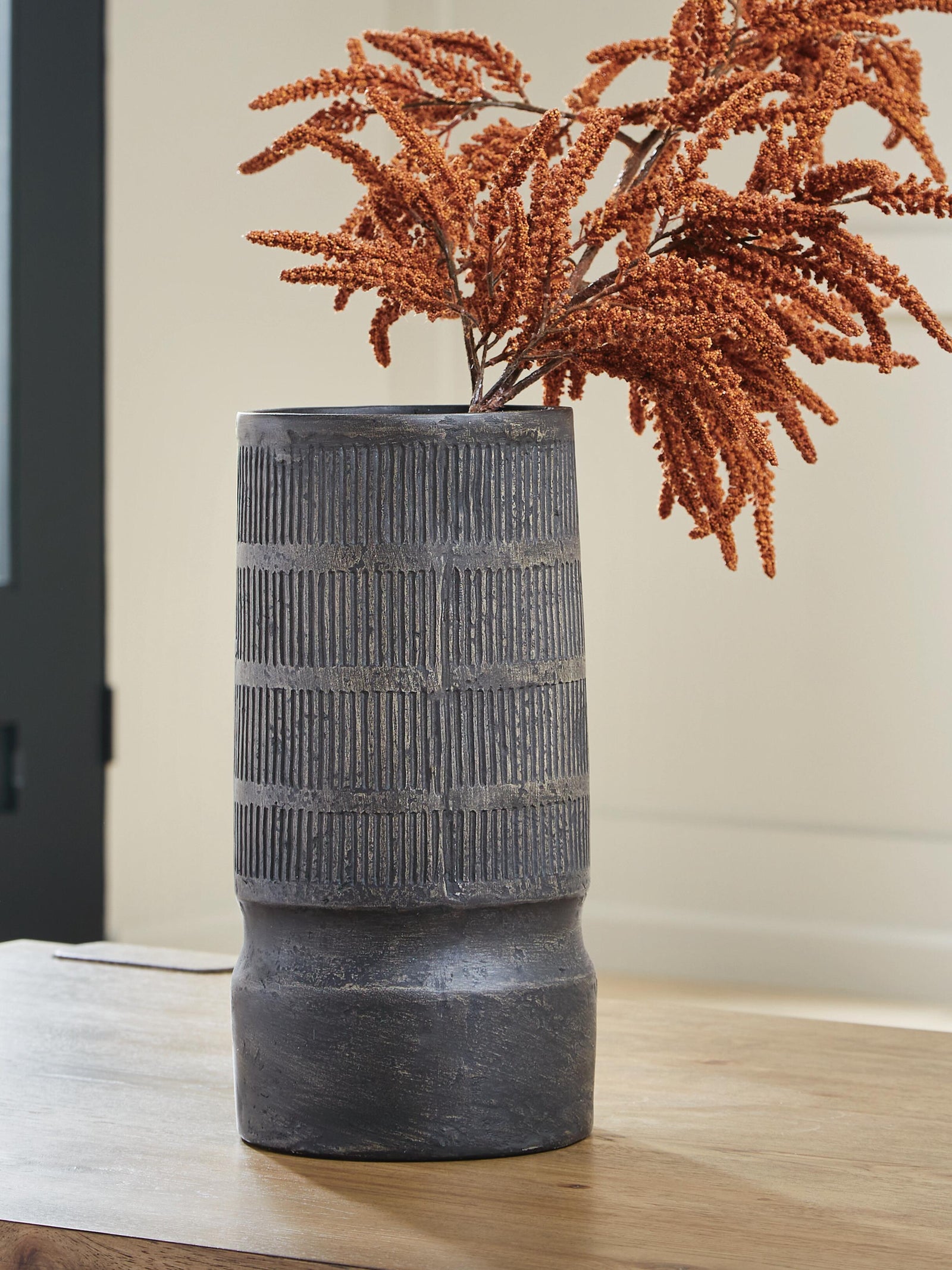 Beninworth Vase (A2000878-SI) - Image 2