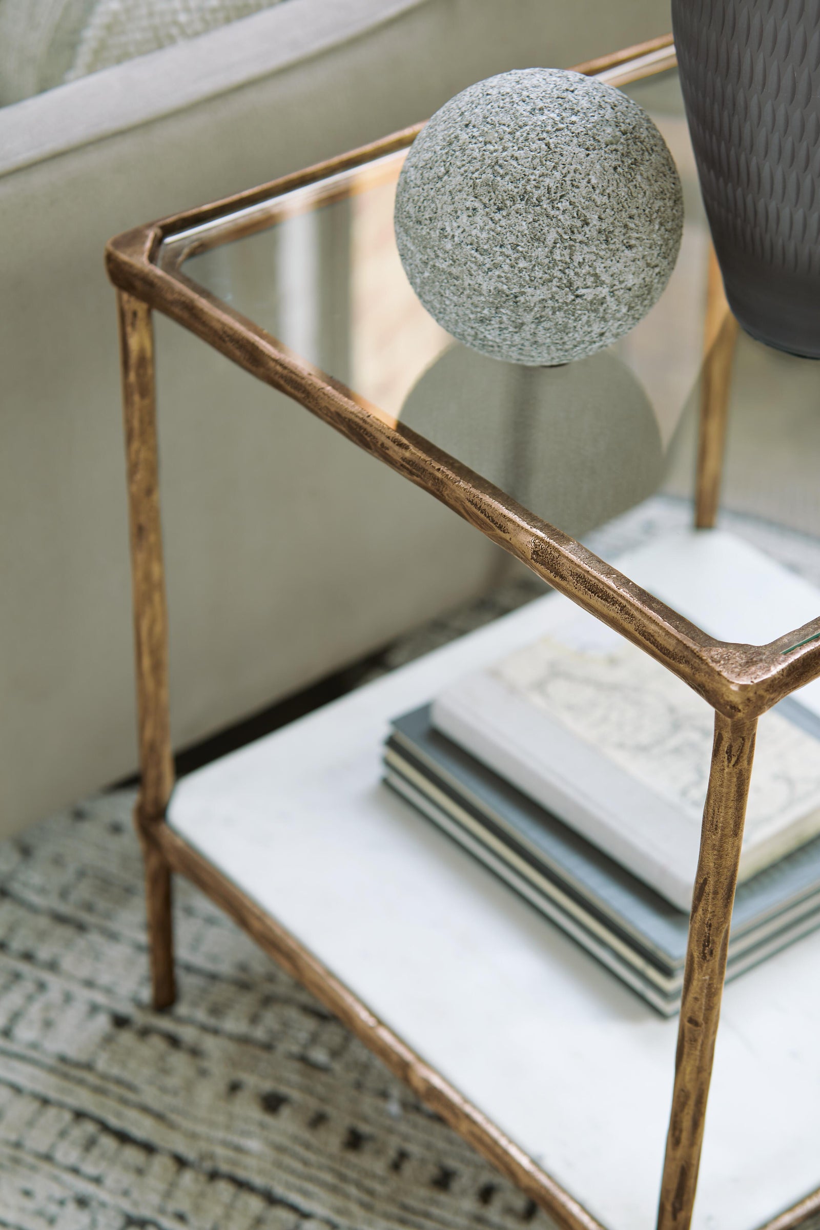 Ryandale Accent Table (A4000442-SI) - Image 4