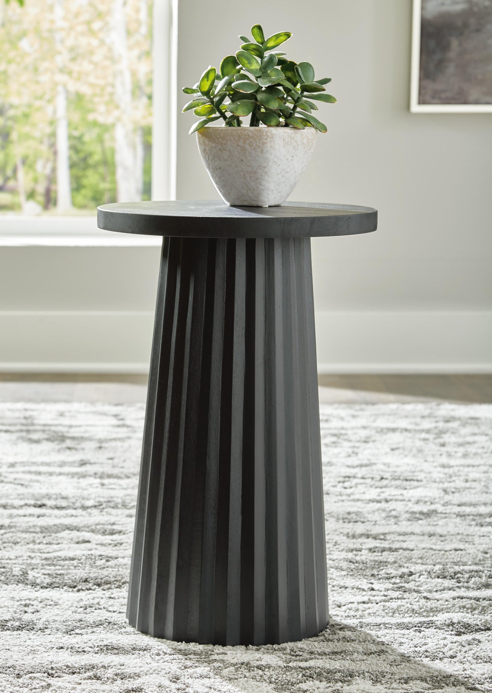 Ceilby Accent Table (A4000603-SI) - Image 2