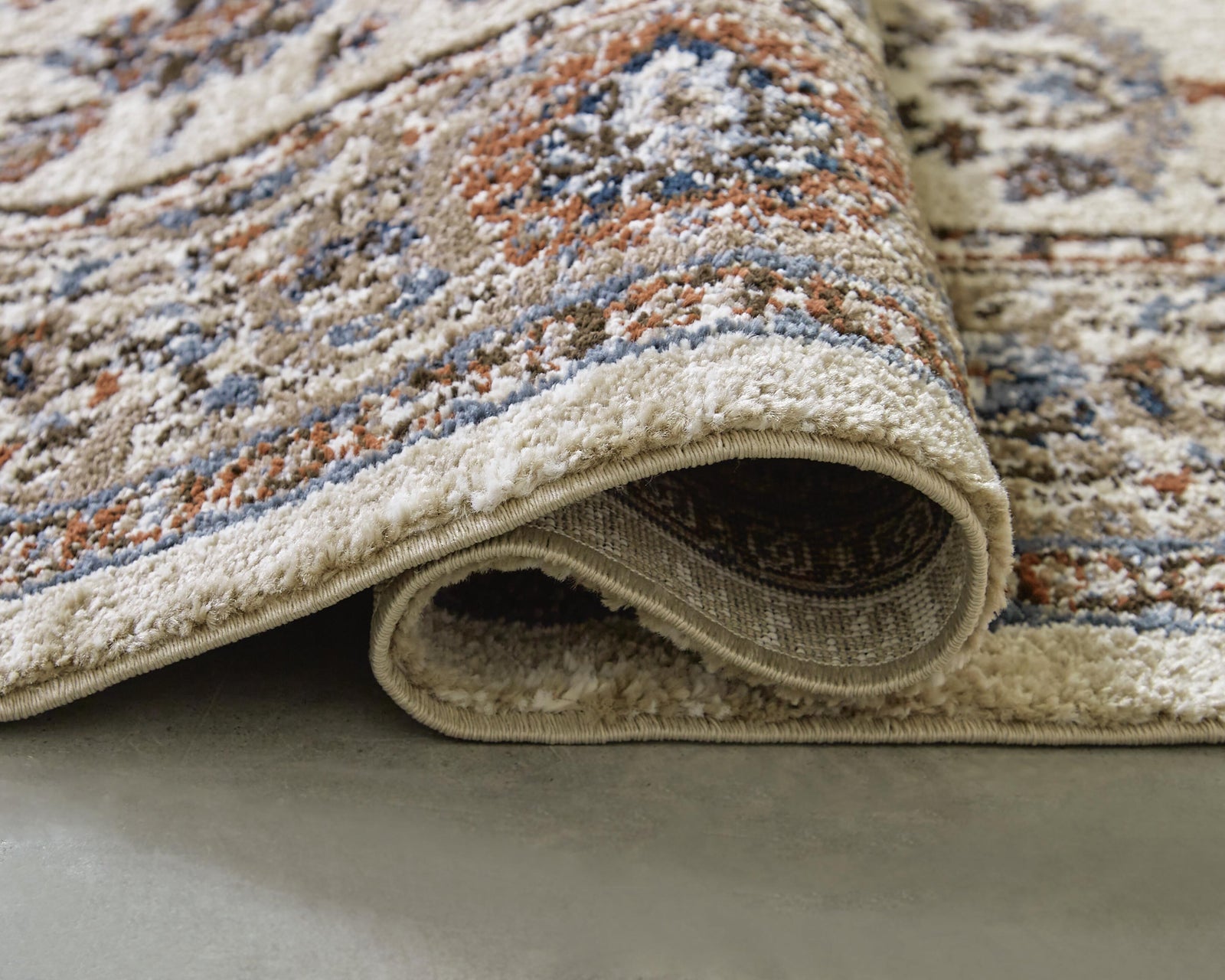 Beritham Large Rug (R40726-SI) - Image 4