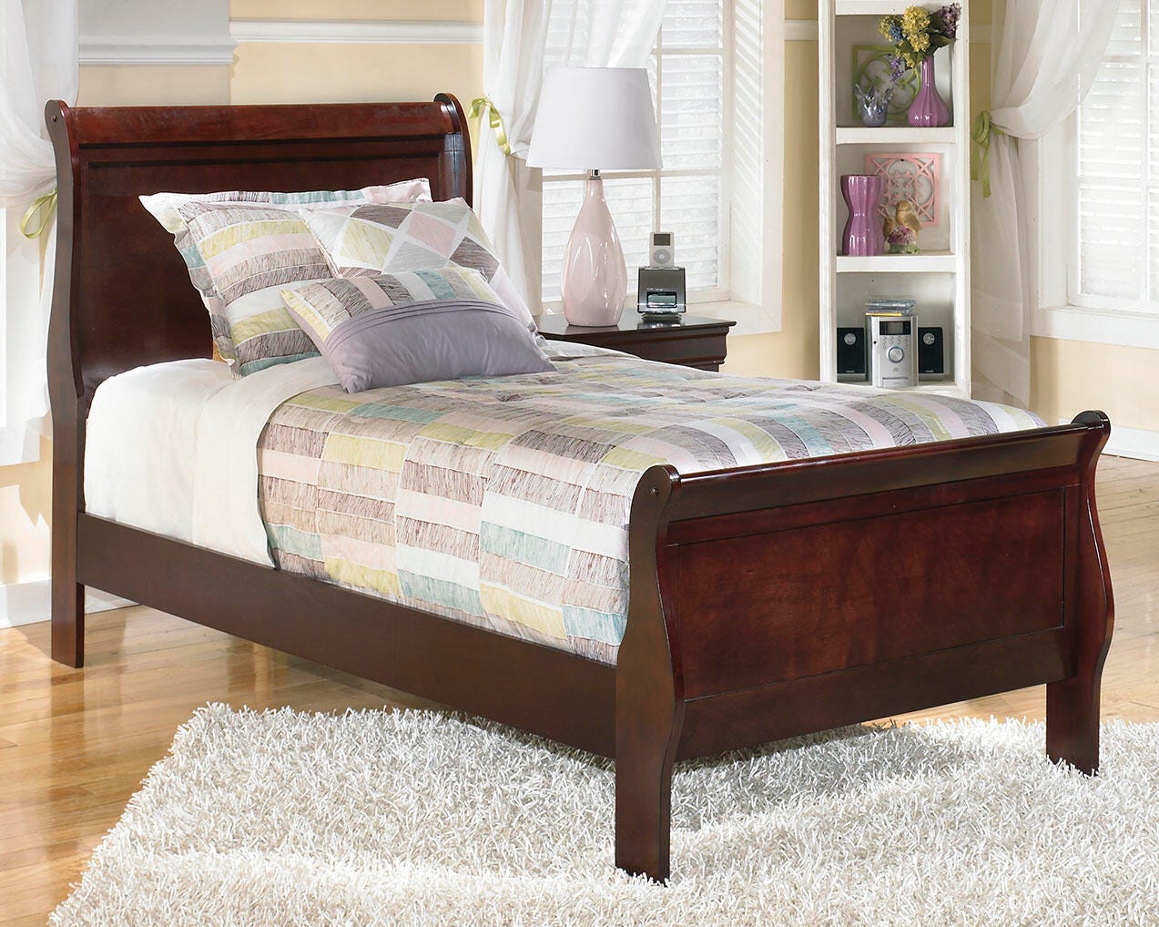 Alisdair Sleigh Bed (Youth) - Reddish Brown (B376-SI) - Image 2