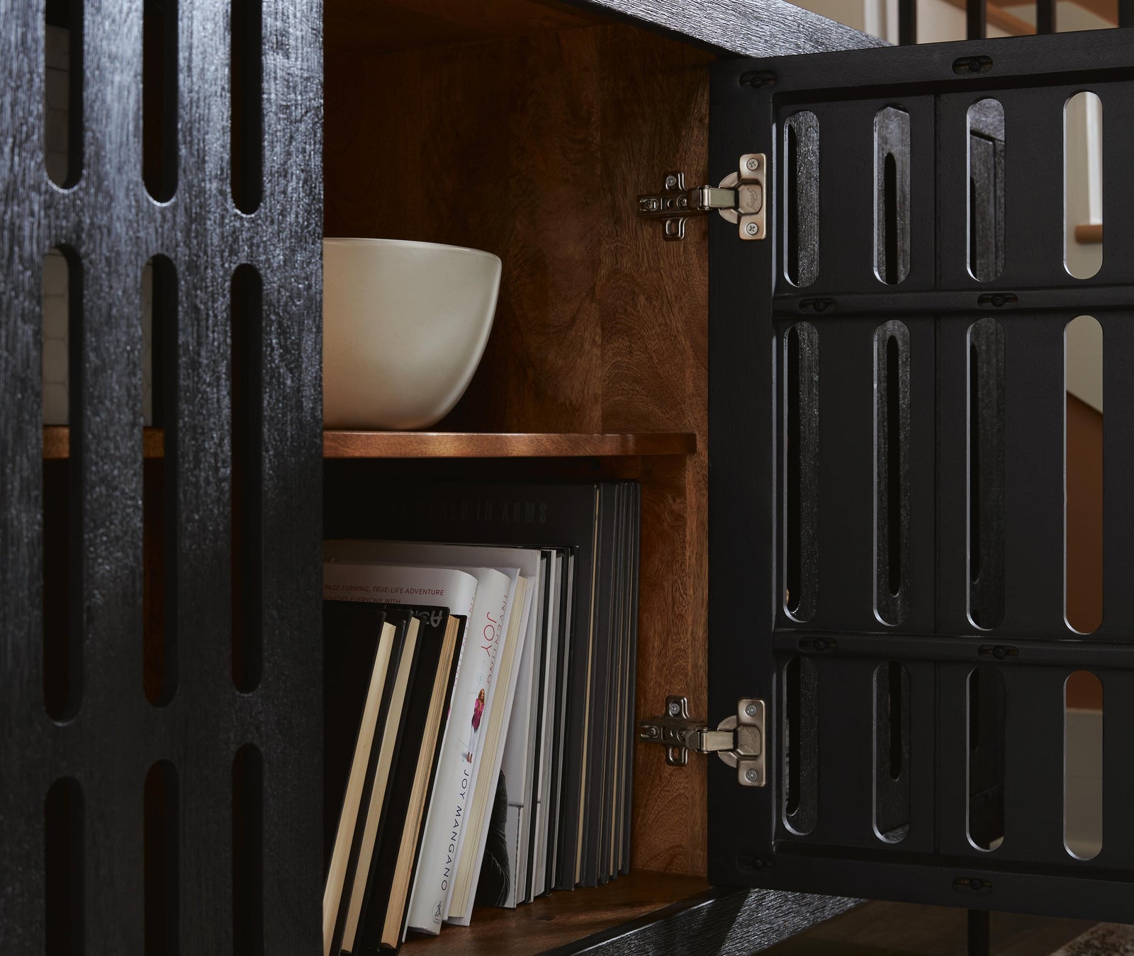 Vallisburg Accent Cabinet (A4000644-SI) - Image 8