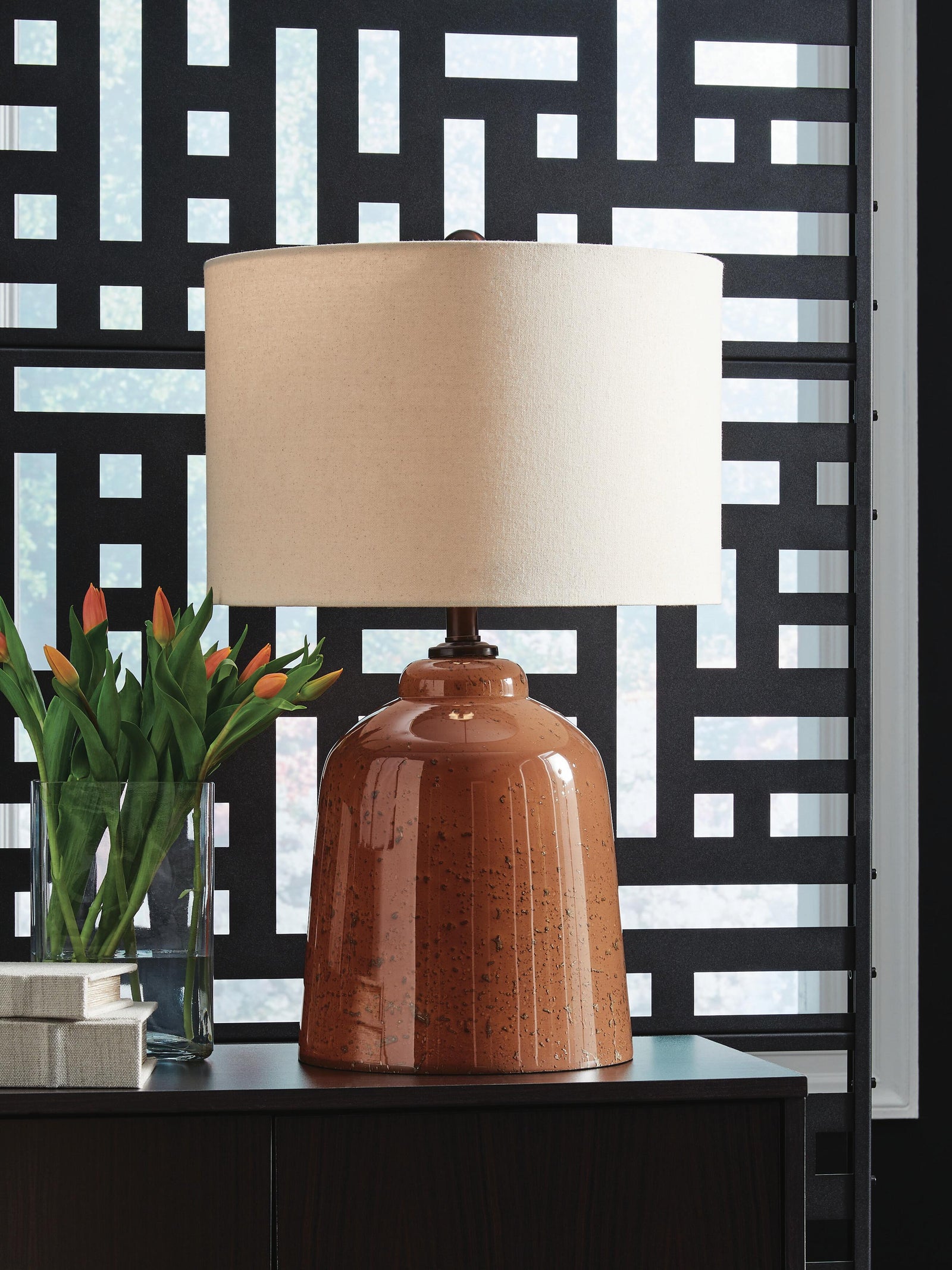 Aaleahya Table Lamp (L430904-SI) - Image 2