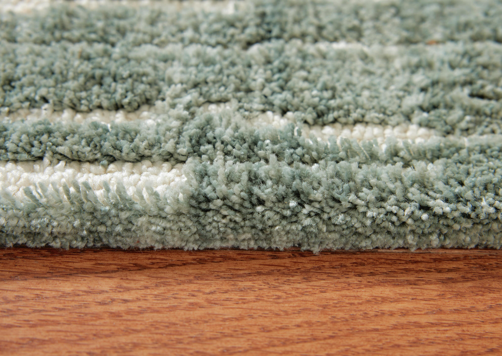 Cayworth 8 x 10 Rug (R40709-SI) - Image 3