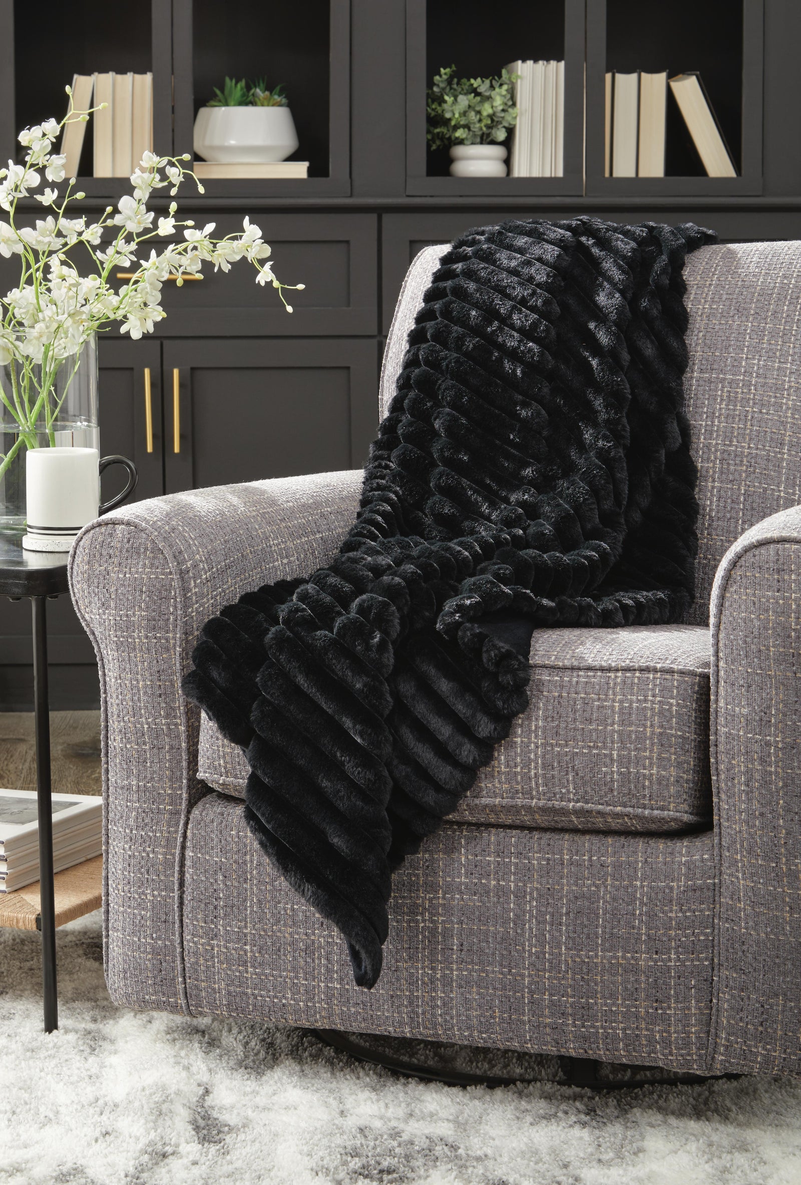 Alsonwell Throw (Set of 3) (A1001083-SI) - Image 3