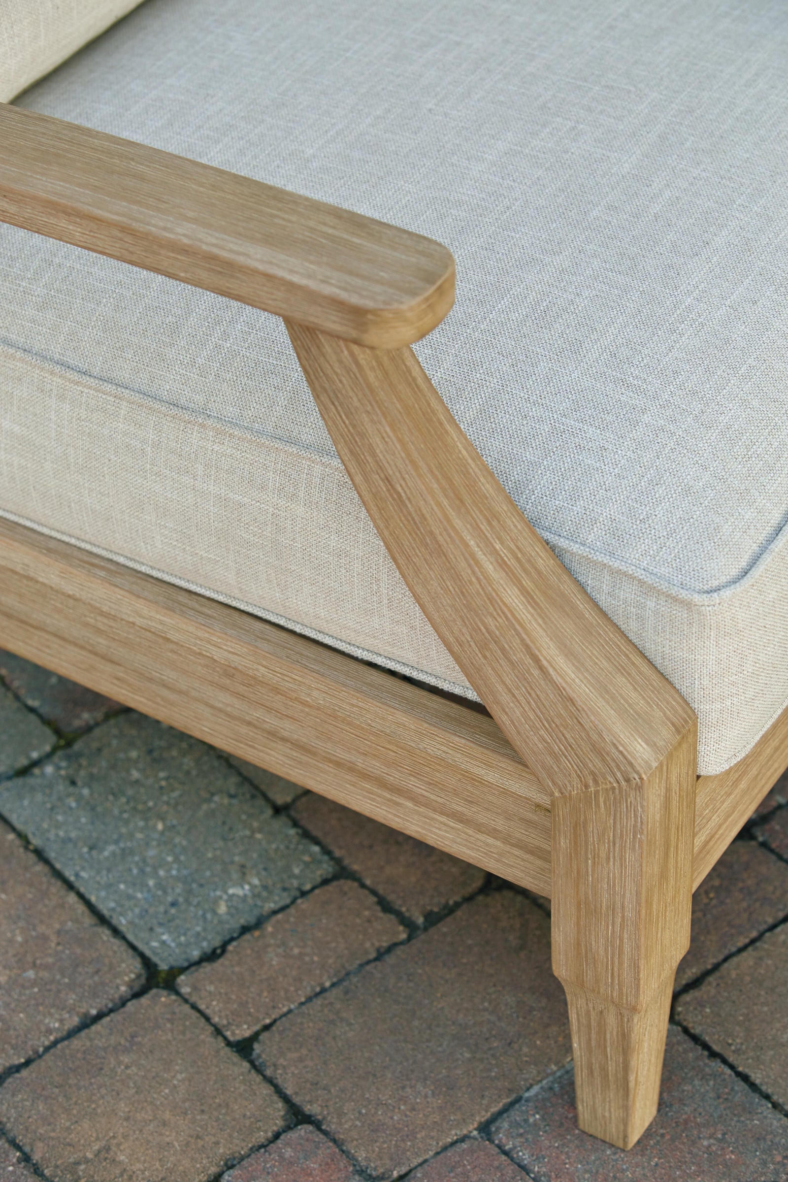 Clare View Right-Arm/Left-Arm Loveseat (P801-SI) - Image 30