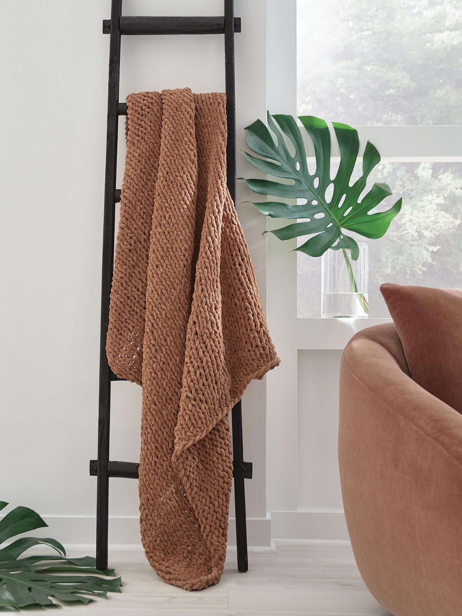 Chaddon Throw (Set of 3) (A1001179-SI) - Image 2