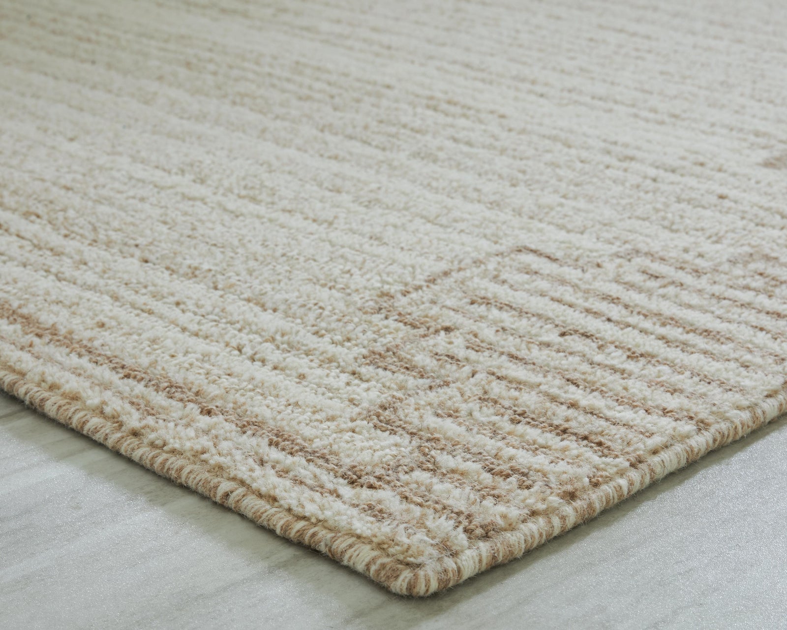 Emorymore Medium Rug (R40730-SI) - Image 4