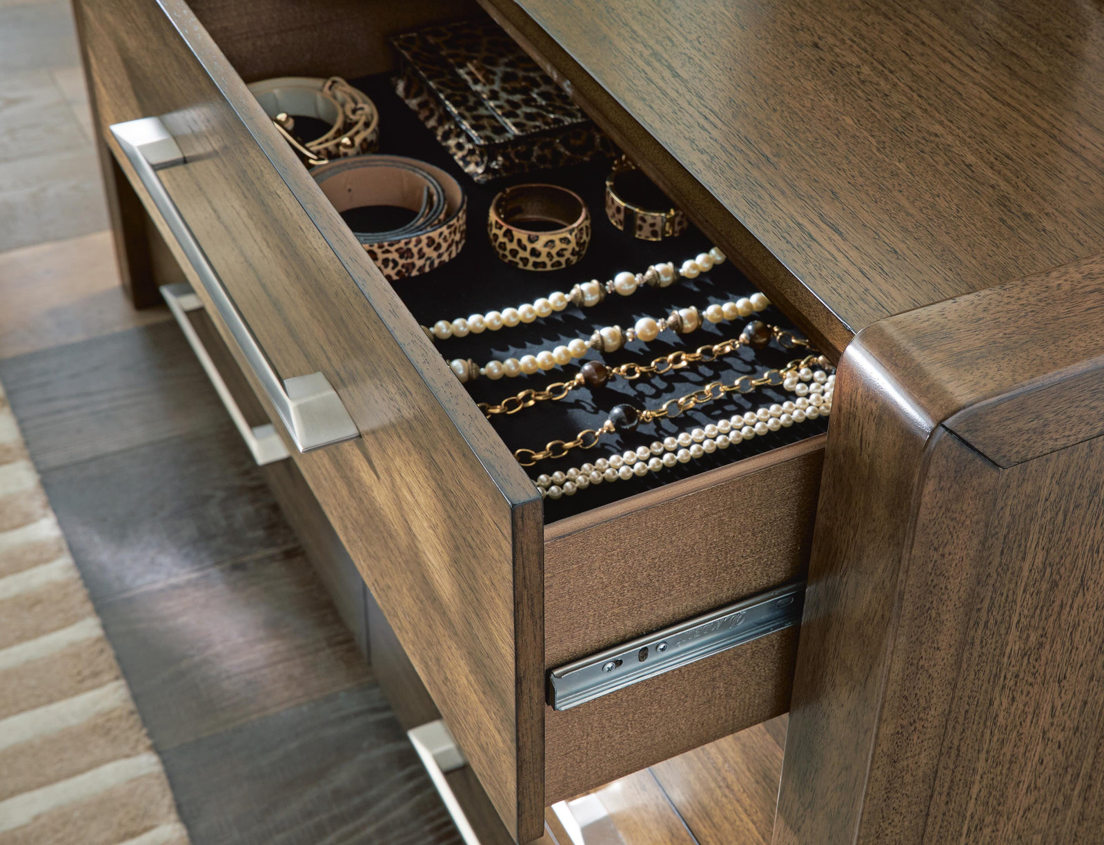 Marxmore Chest of Drawers - Brown (B863-SI) - Image 5