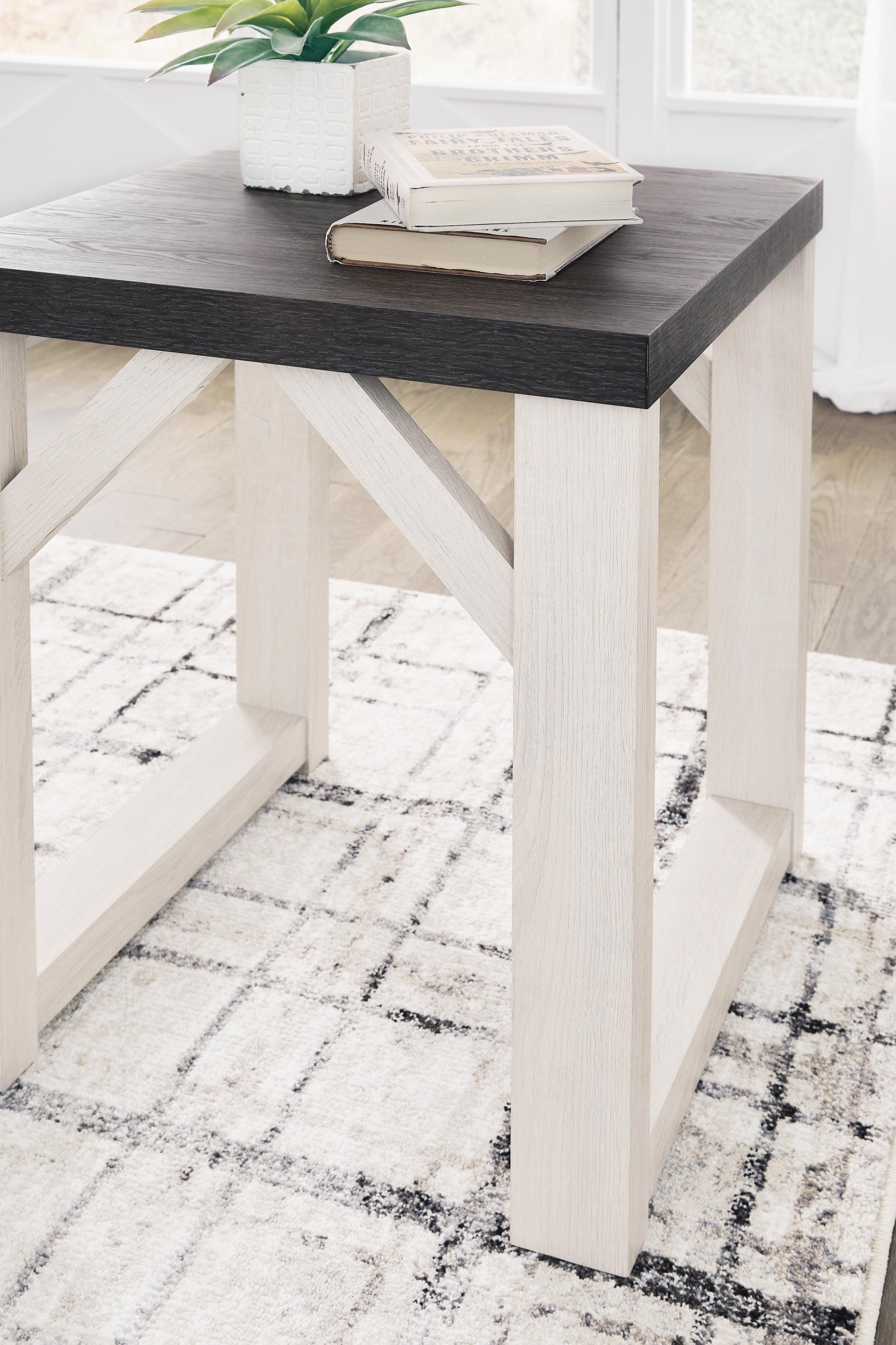 Dorrinson Table (Set of 3) - Antique White (T236-SI) - Image 5