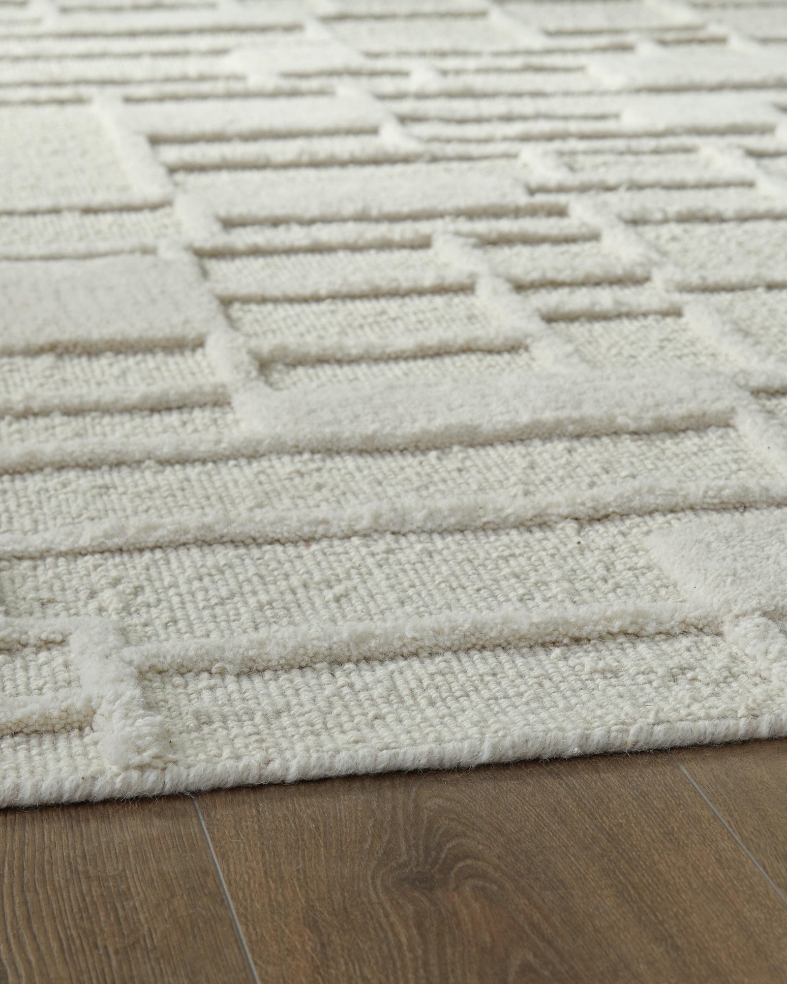 Empriss 78 x 10 Area Rug (R40762-SI) - Image 3