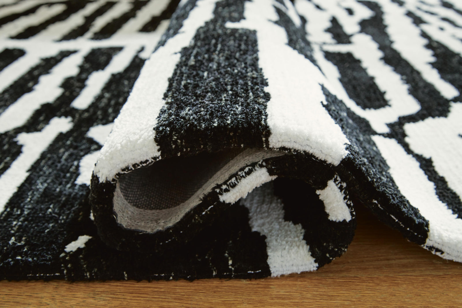 Bramshaw 8 x 10 Rug (R40676-SI) - Image 5