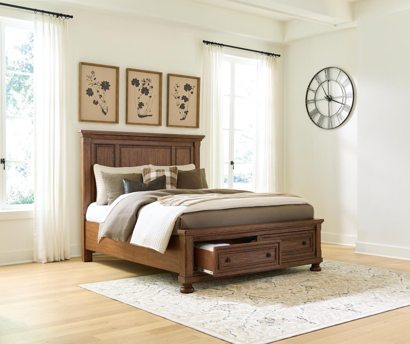 Zackaryn Queen Panel Storage Bed (PCB807-SI) - Image 4