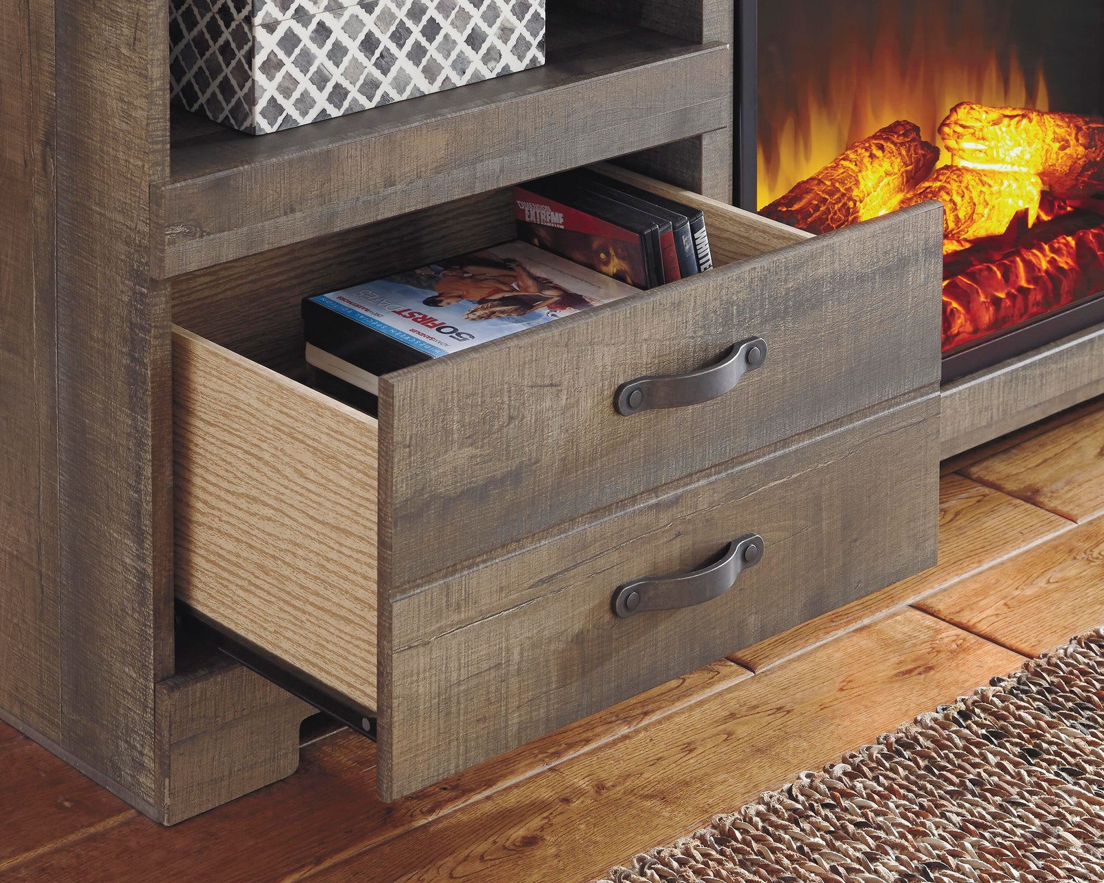 Trinell 63 TV Stand (W446-SI) - Image 4