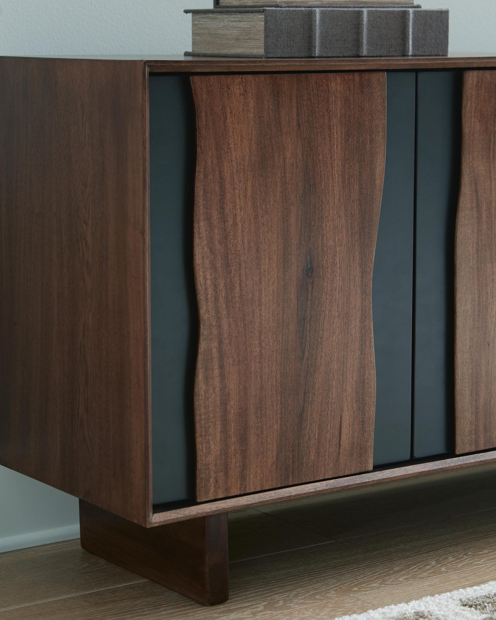 Welby Accent Cabinet (A4000679-SI) - Image 7