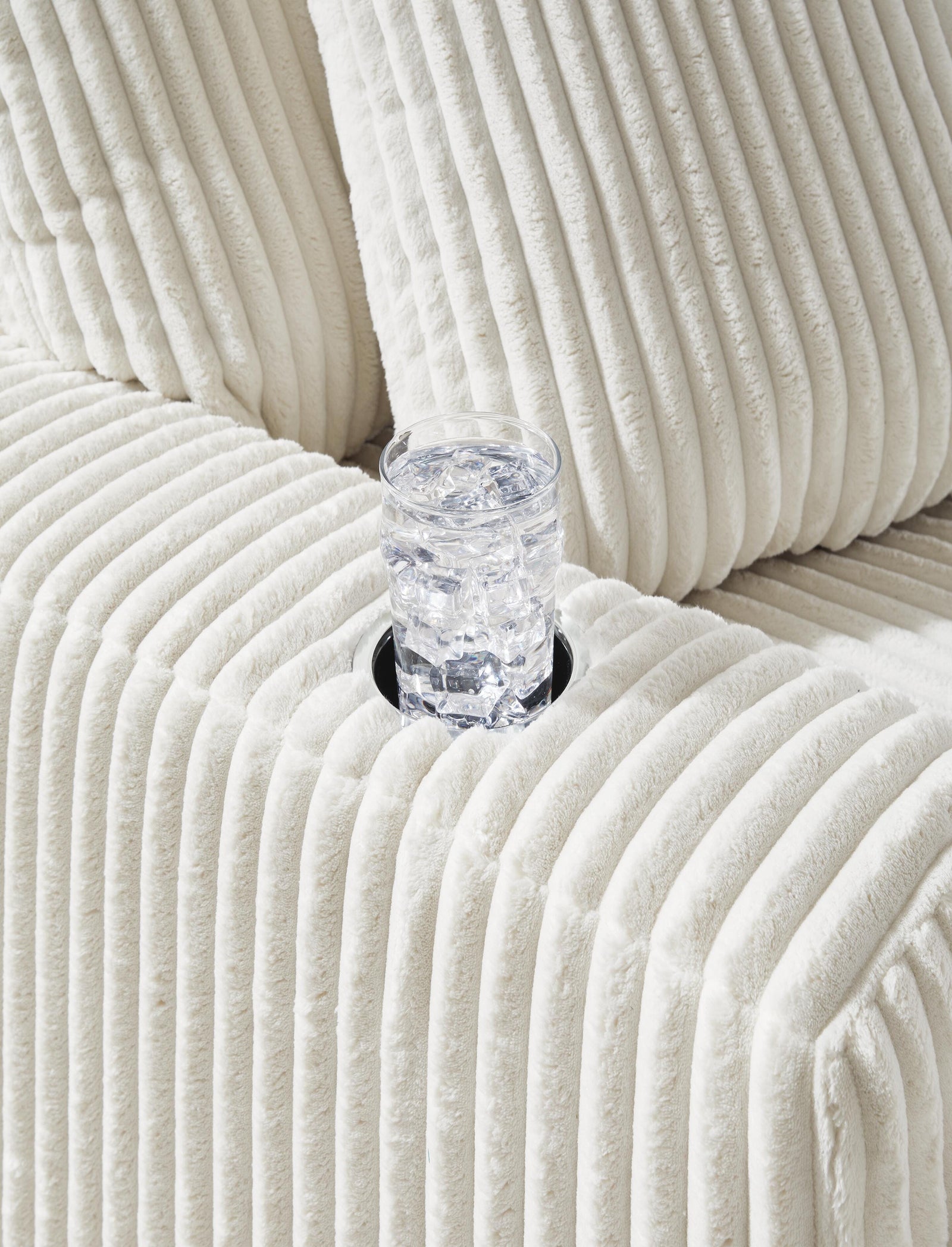 Lindyn Oversized Swivel Accent Chair (21104-SI) - Image 39