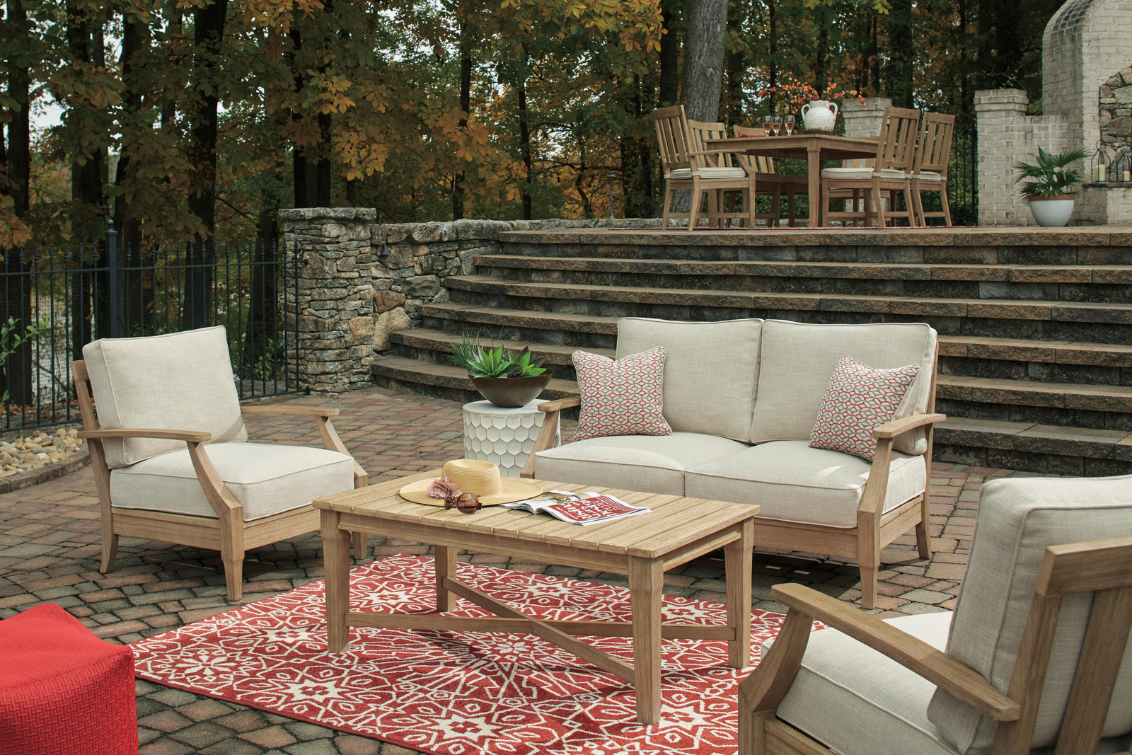 Clare View Right-Arm/Left-Arm Loveseat (P801-SI) - Image 17