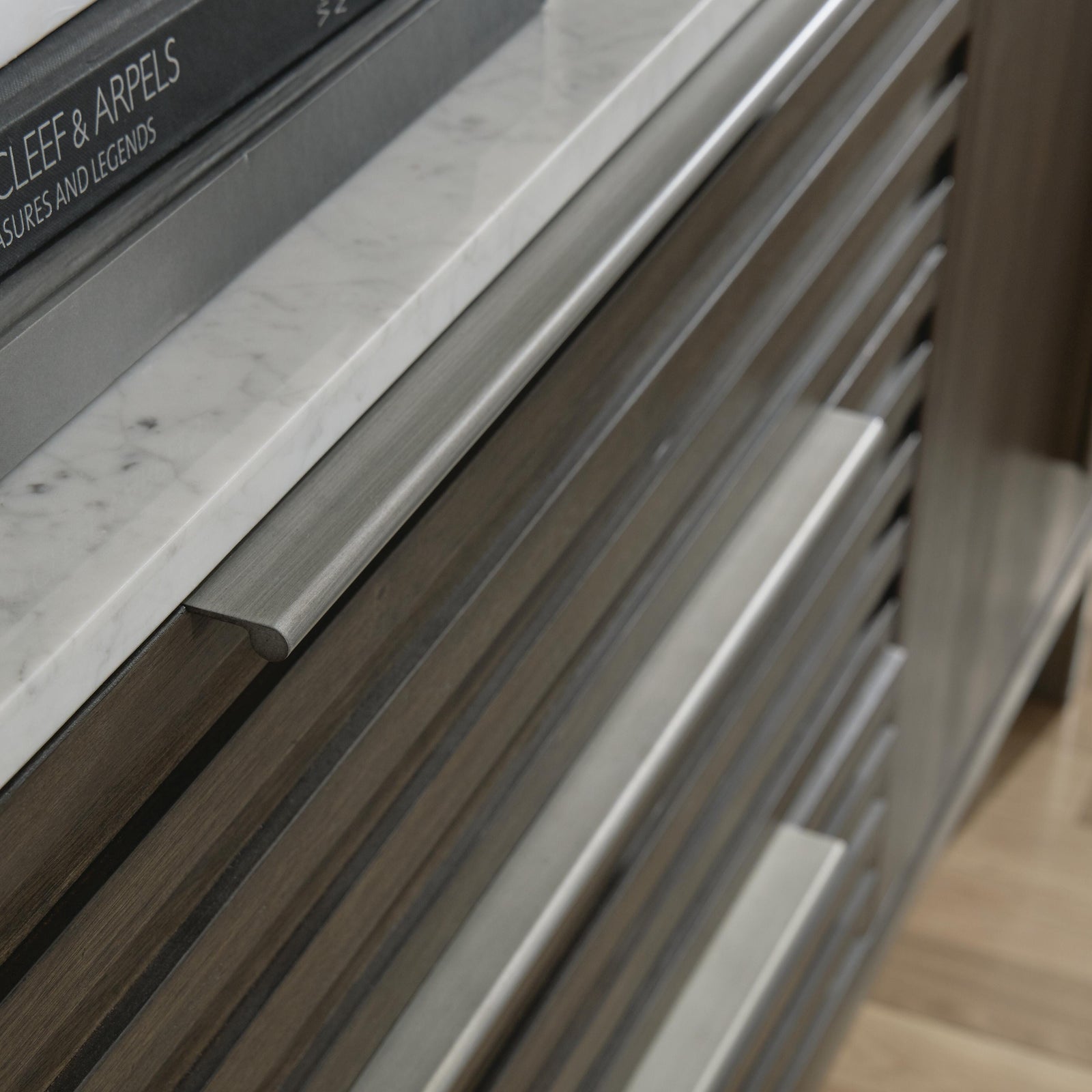 Arkenton Dresser - Grayish Brown/White (B786-SI) - Image 7