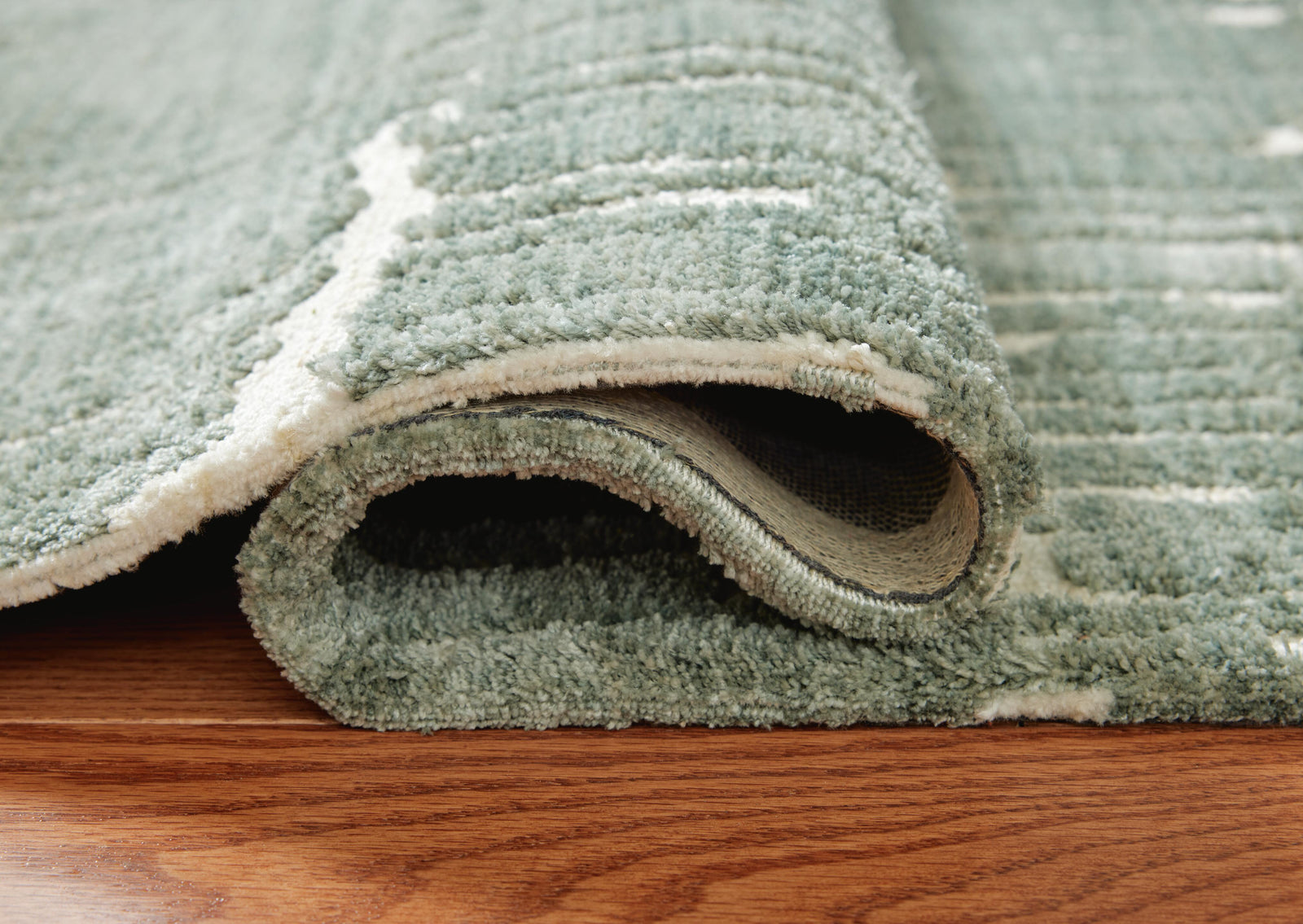 Cayworth 8 x 10 Rug (R40709-SI) - Image 4