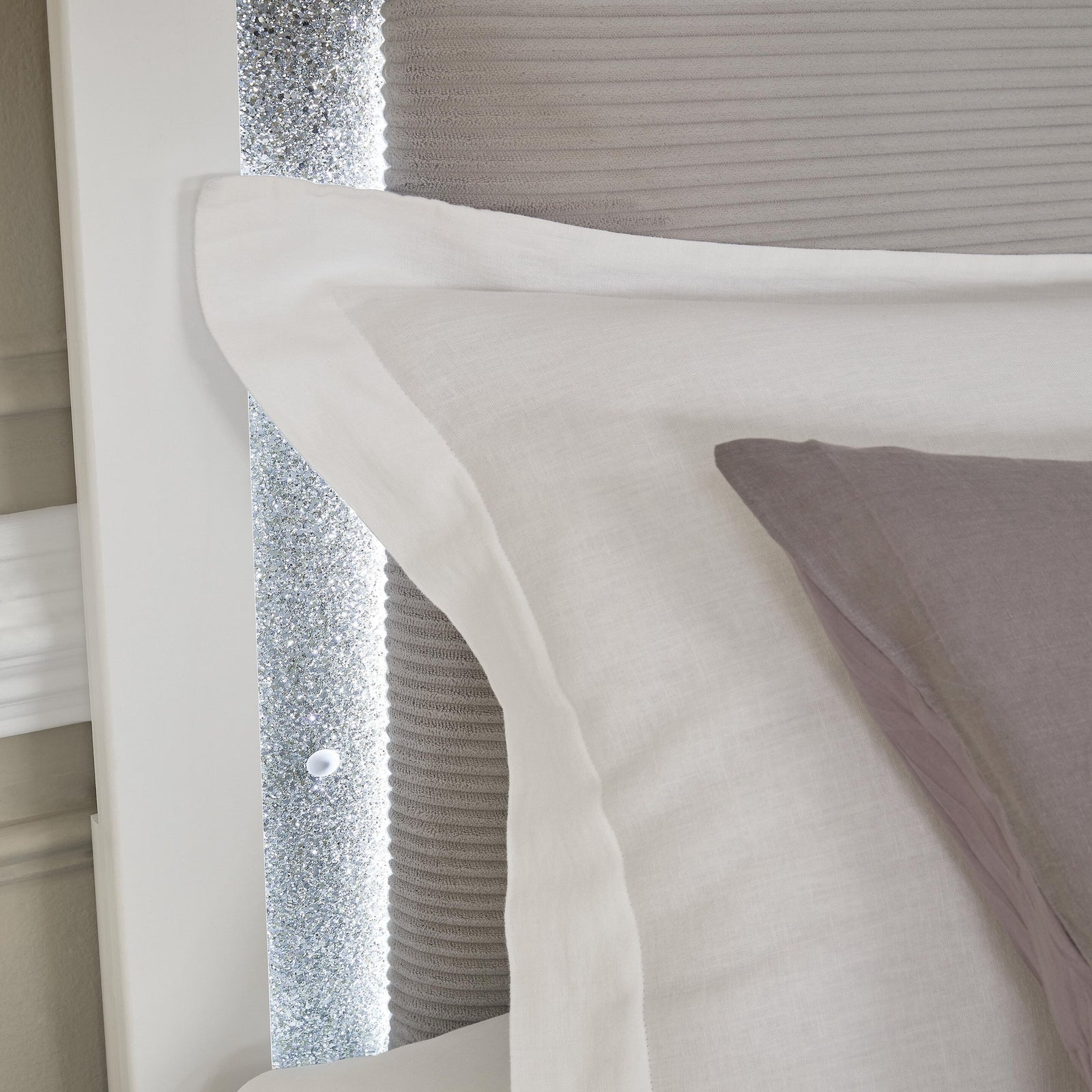 Maeling King Upholstered Panel Bed (PCB1119-SI) - Image 6