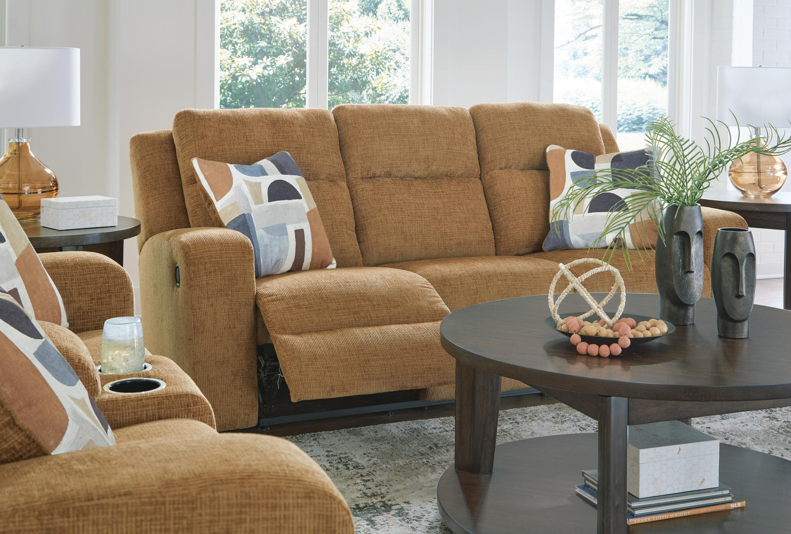 Kanlow Reclining Loveseat with Console (38605-SI) - Image 19