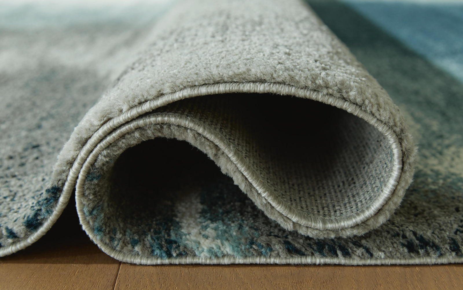 Brentward 8 x 10 Rug (R40708-SI) - Image 4