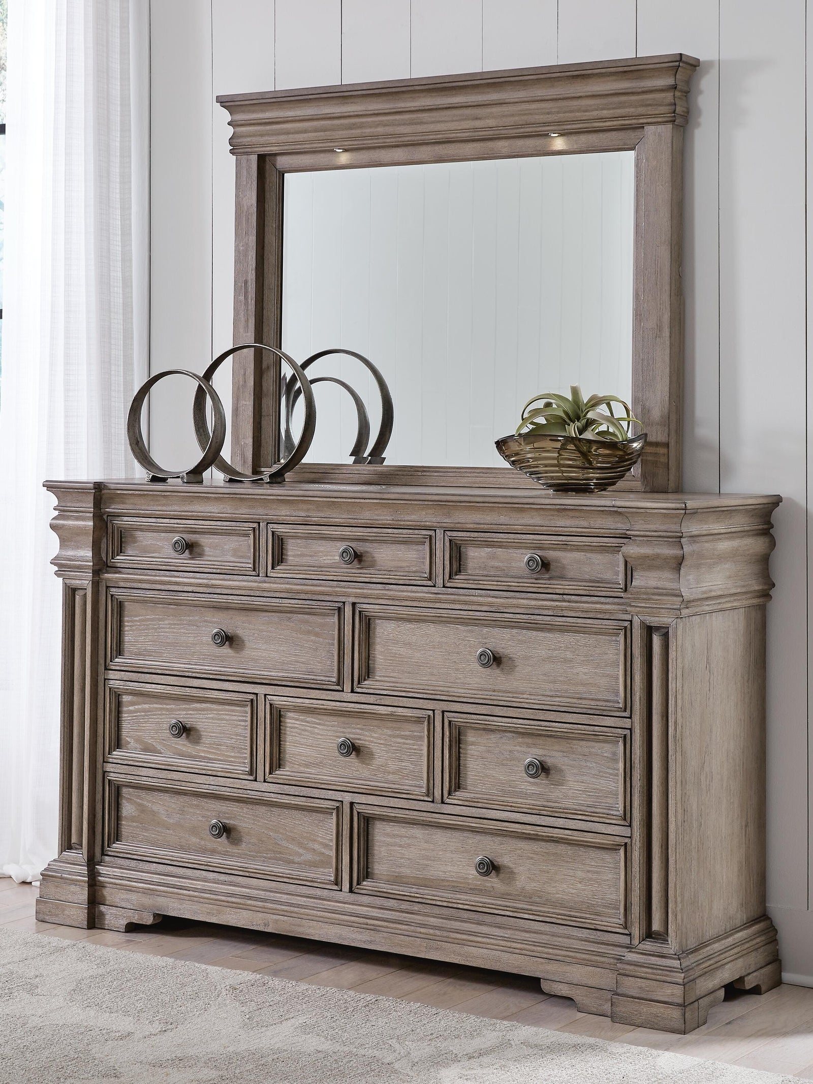 Blairhurst Dresser and Mirror - Light Grayish Brown (B916-SI) - Image 2