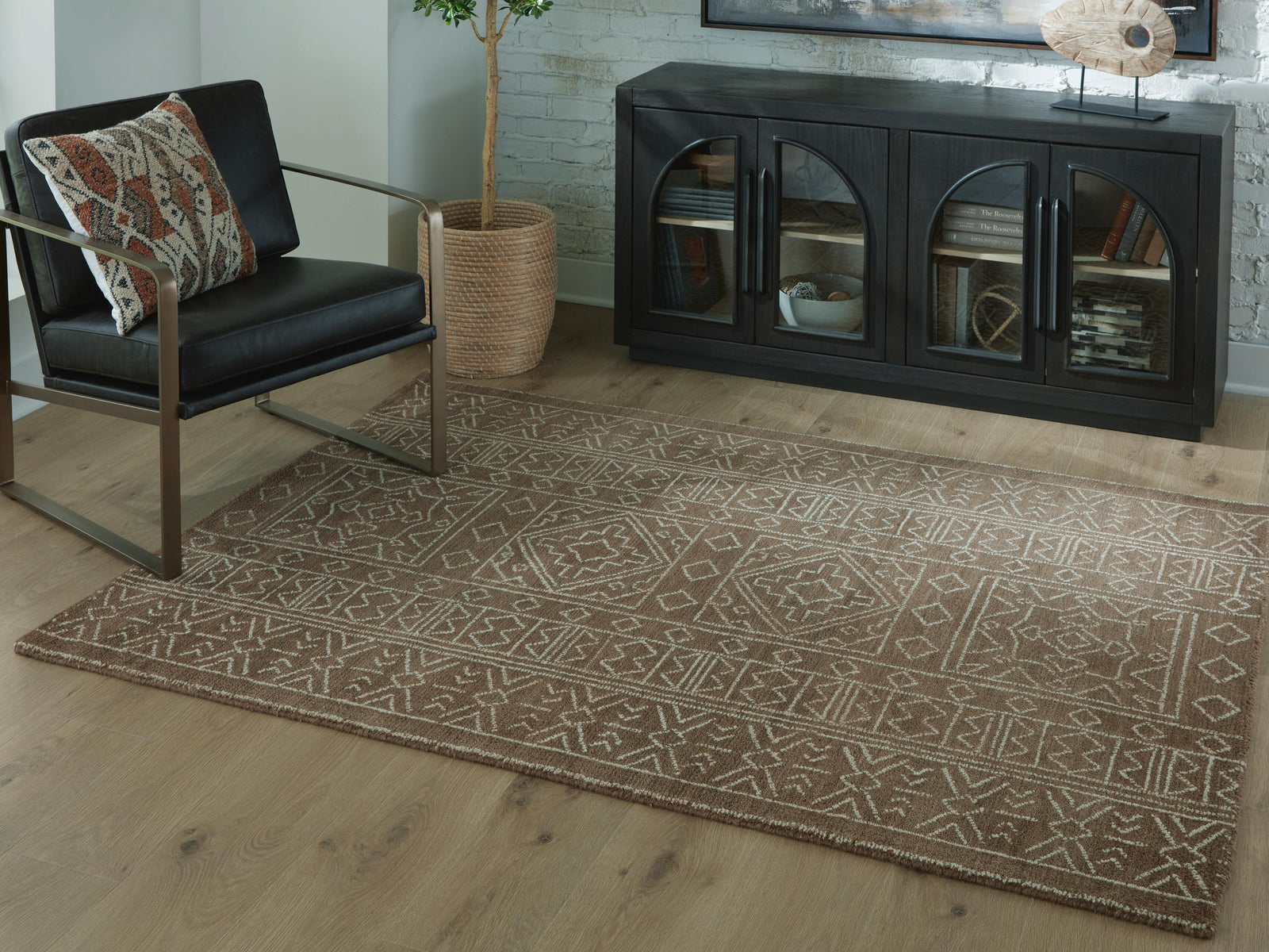 Merrittman 78 x 10 Area Rug (R40770-SI) - Image 4