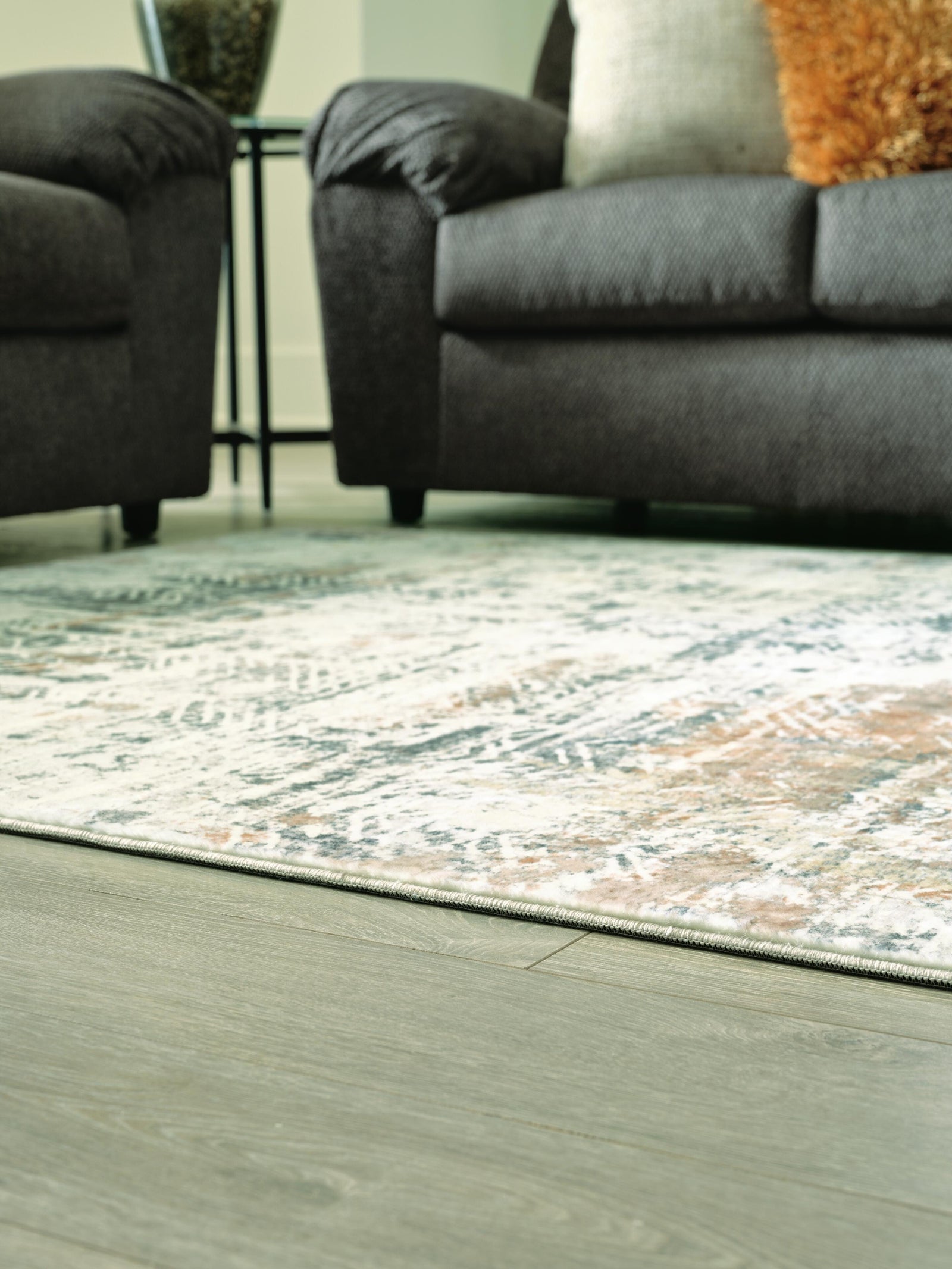 Redlings 5 x 7 Rug (R40545-SI) - Image 3