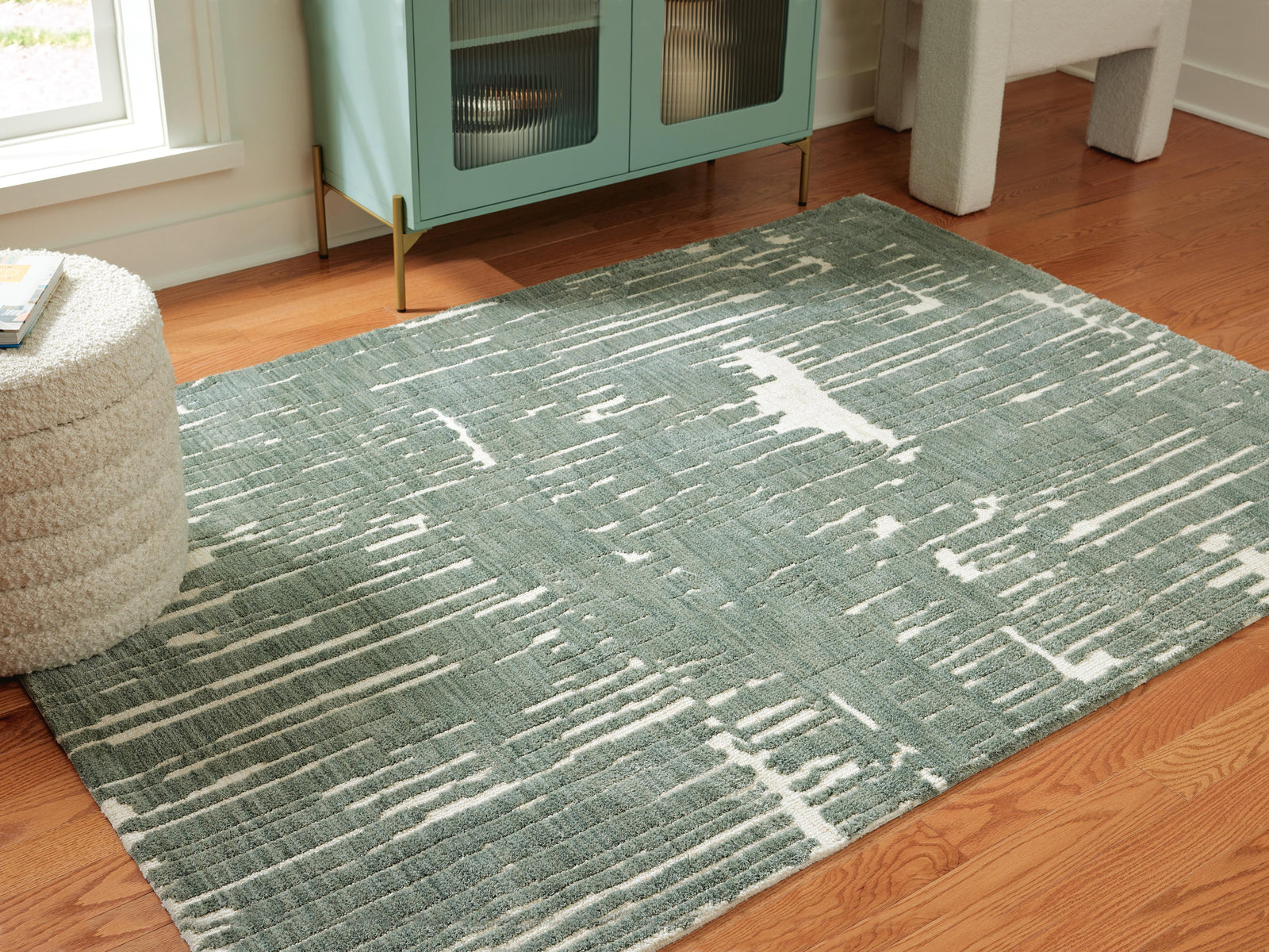 Cayworth 8 x 10 Rug (R40709-SI) - Image 2