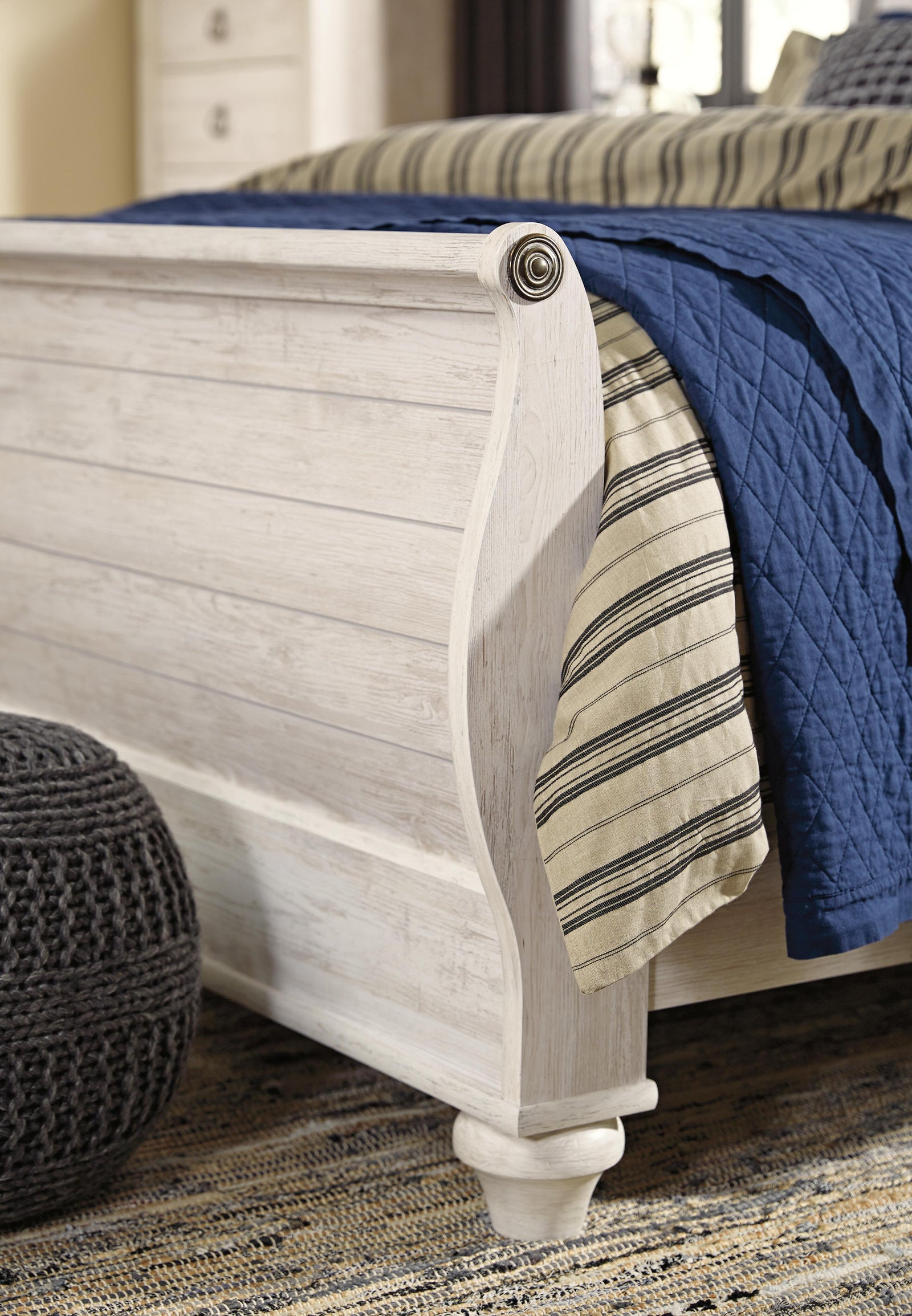 Willowton Sleigh Bed - Whitewash (B267-SI) - Image 3