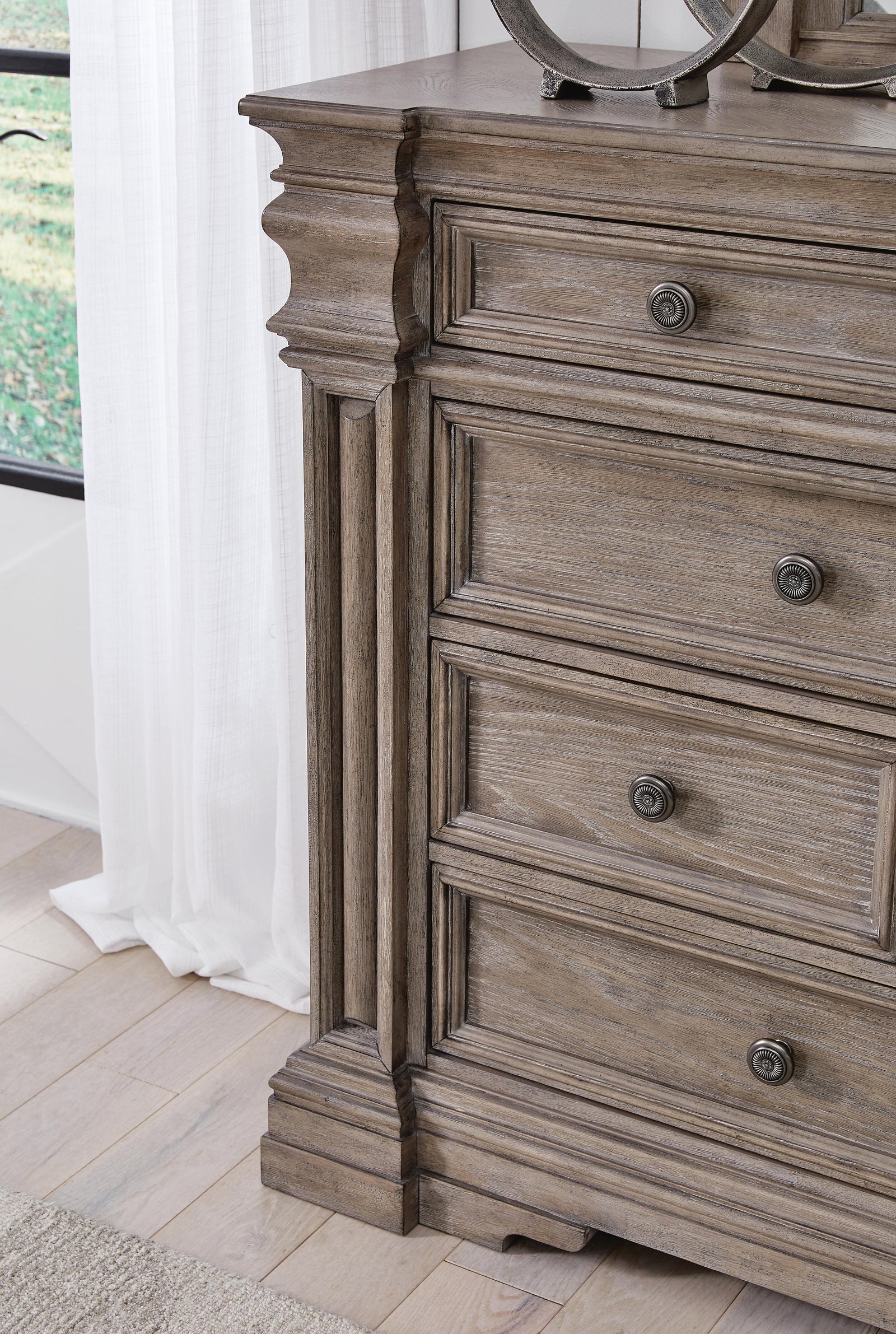 Blairhurst Dresser and Mirror - Light Grayish Brown (B916-SI) - Image 6