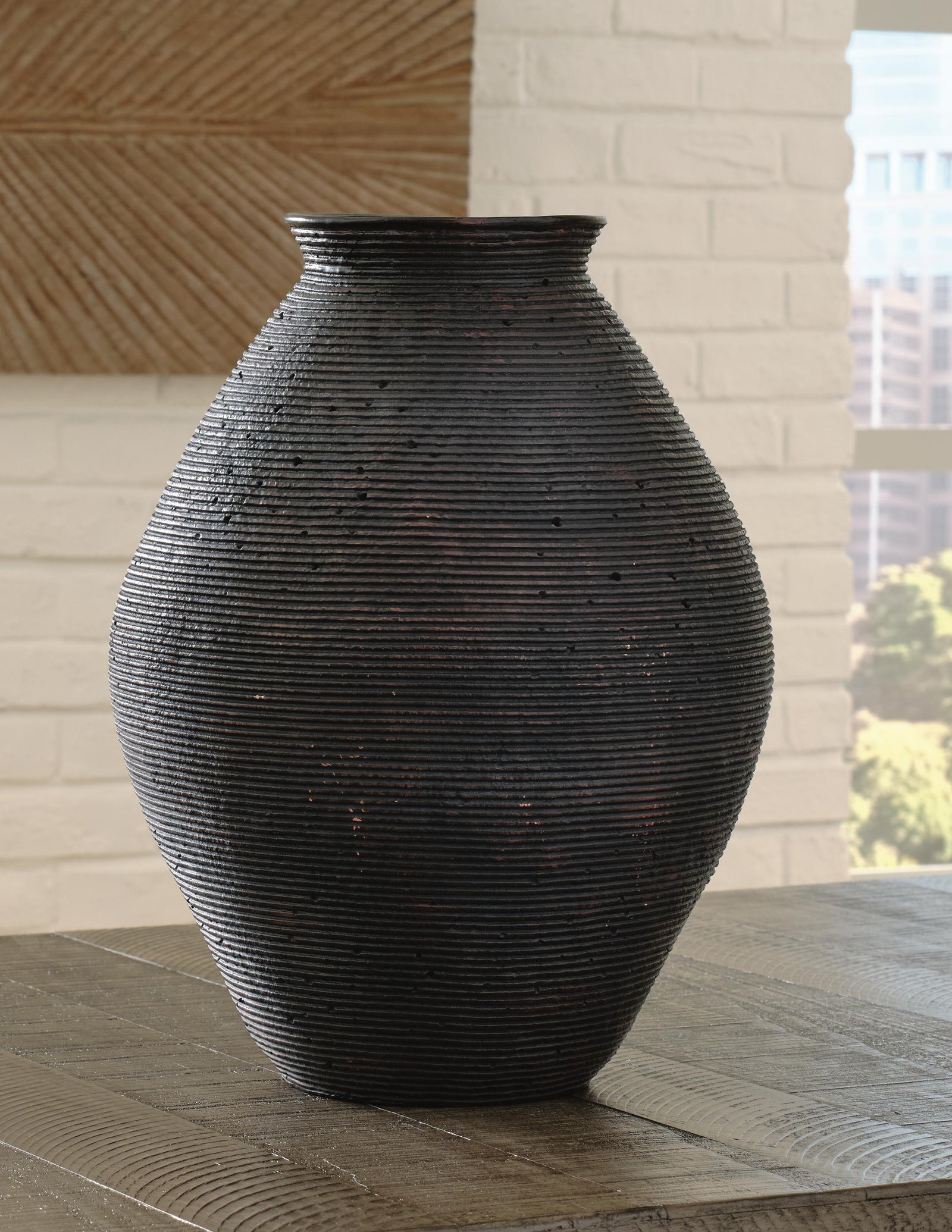Hannela Vase (A2000512-SI) - Image 2