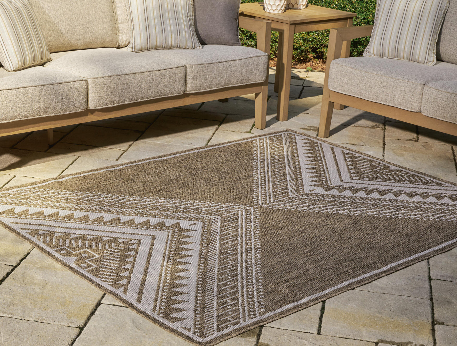 Dunsler 8 x 10 Rug (R90001-SI) - Image 2
