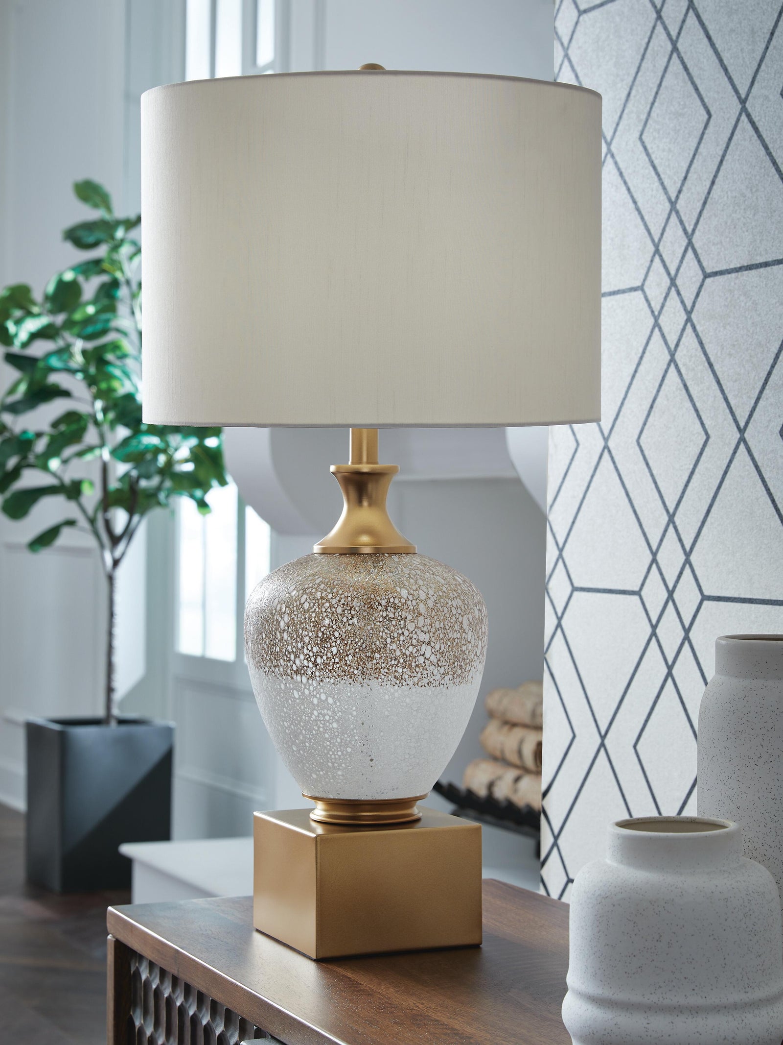 Tavisburg Table Lamp (L430894-SI) - Image 2