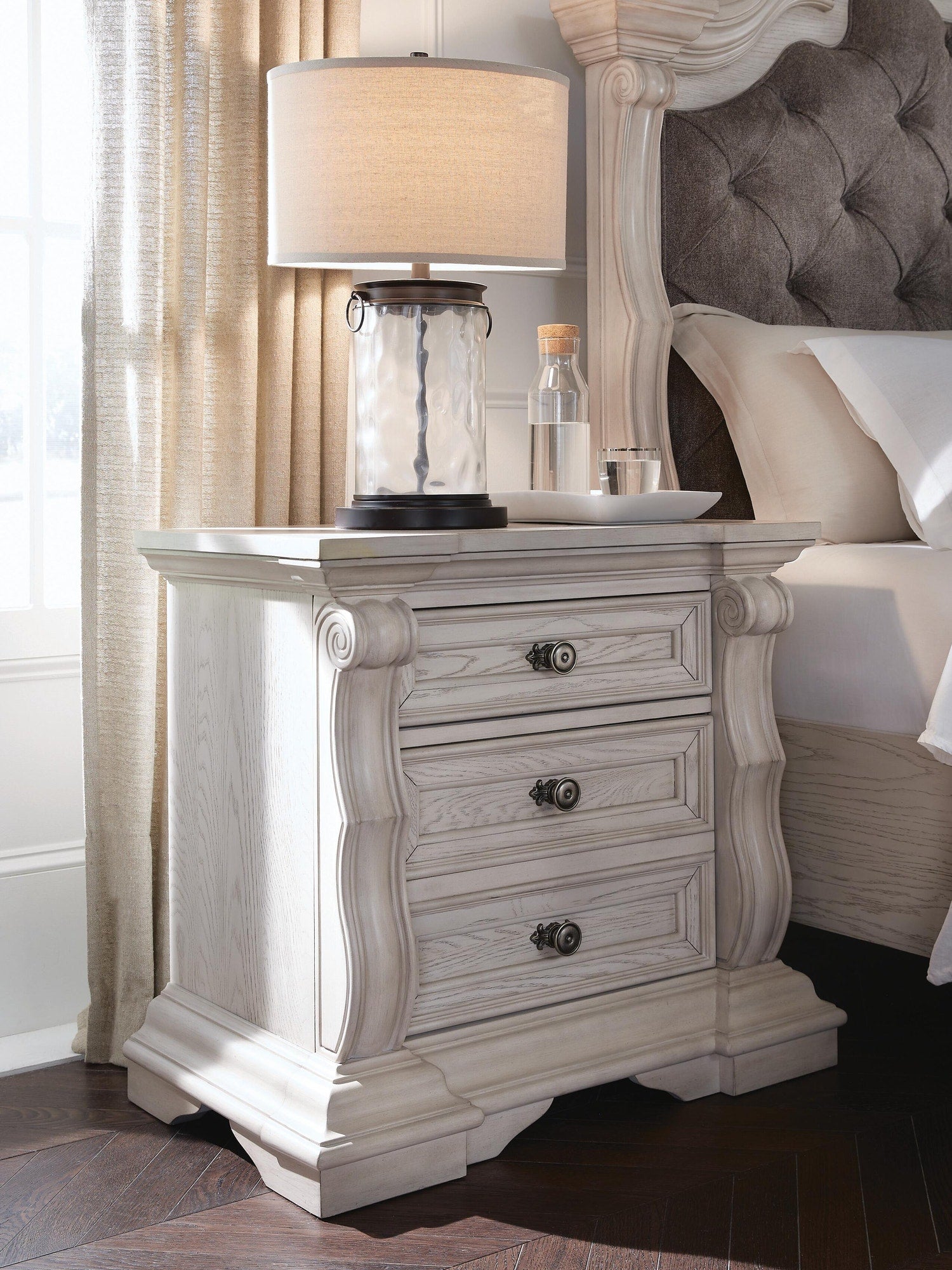 Bruchandi Nightstand (PCB948-SI) - Image 2