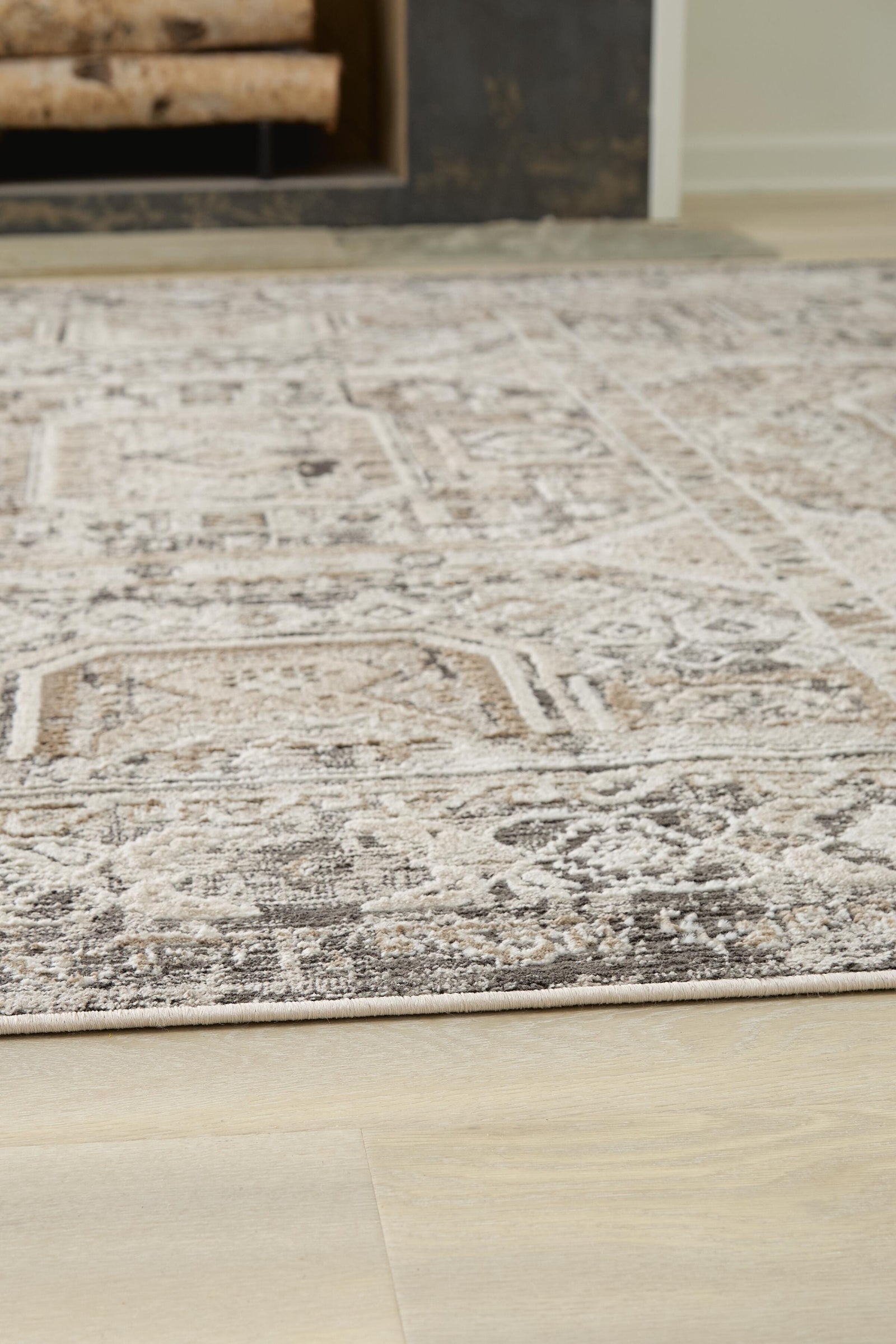 Junley Large Rug (R40826-SI) - Image 5