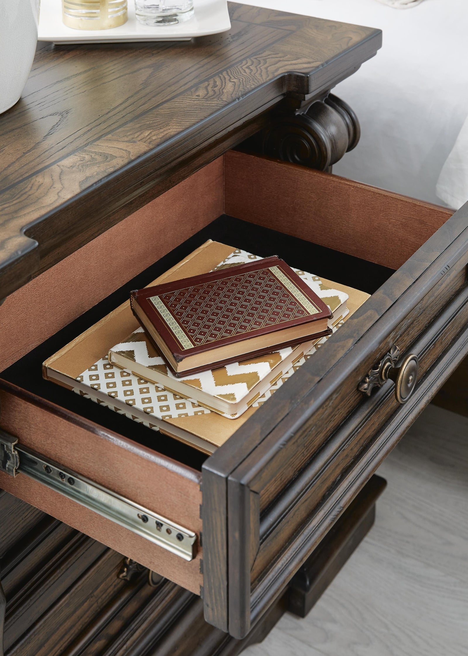 Maylee Nightstand - Dark Brown (B947-SI) - Image 9