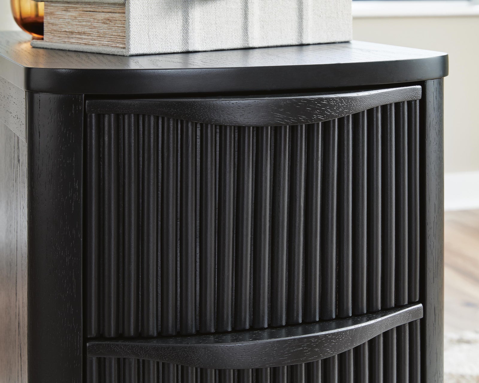 Camdill Chairside End Table - Black (T208-SI) - Image 7