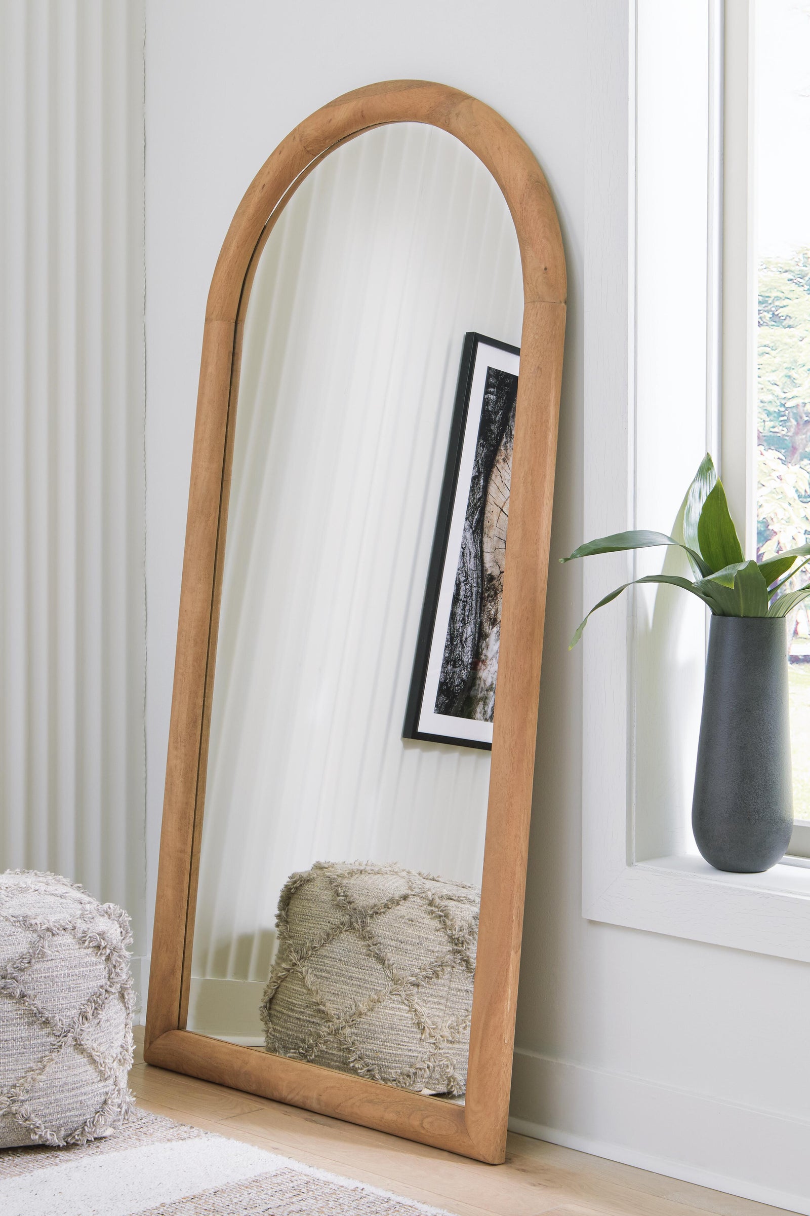 Dairville Floor Mirror (A8010323-SI) - Image 4