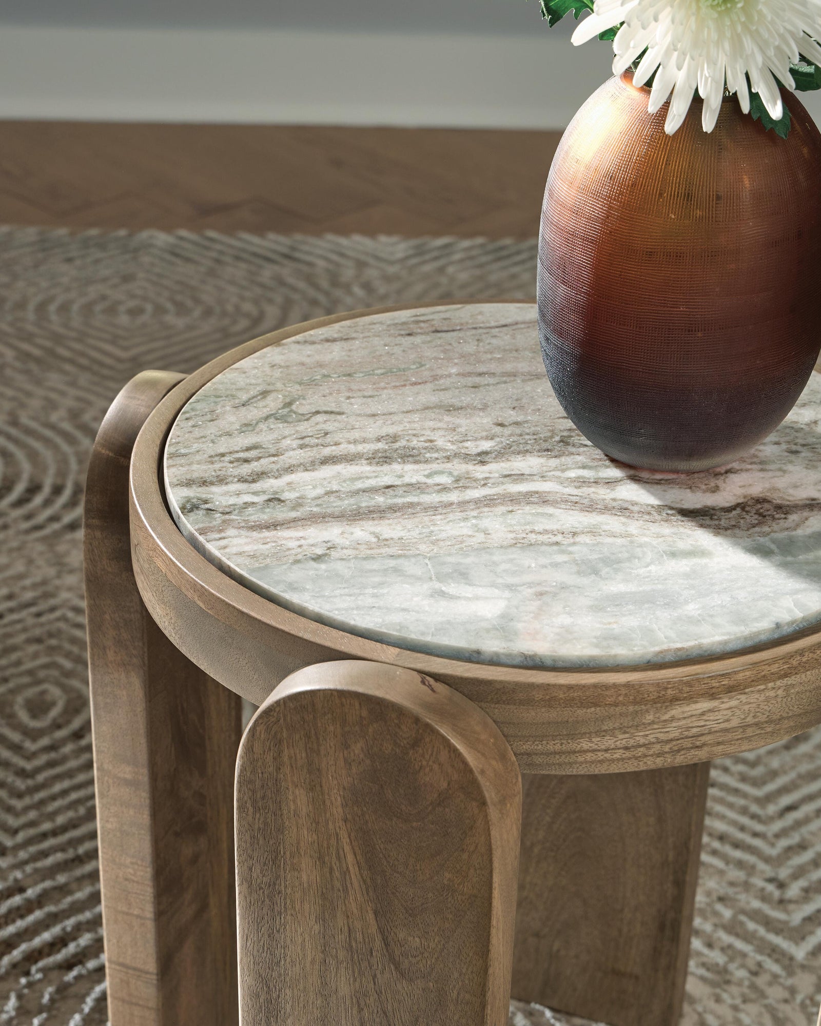 Gavrilley Accent Table (A4000722-SI) - Image 4