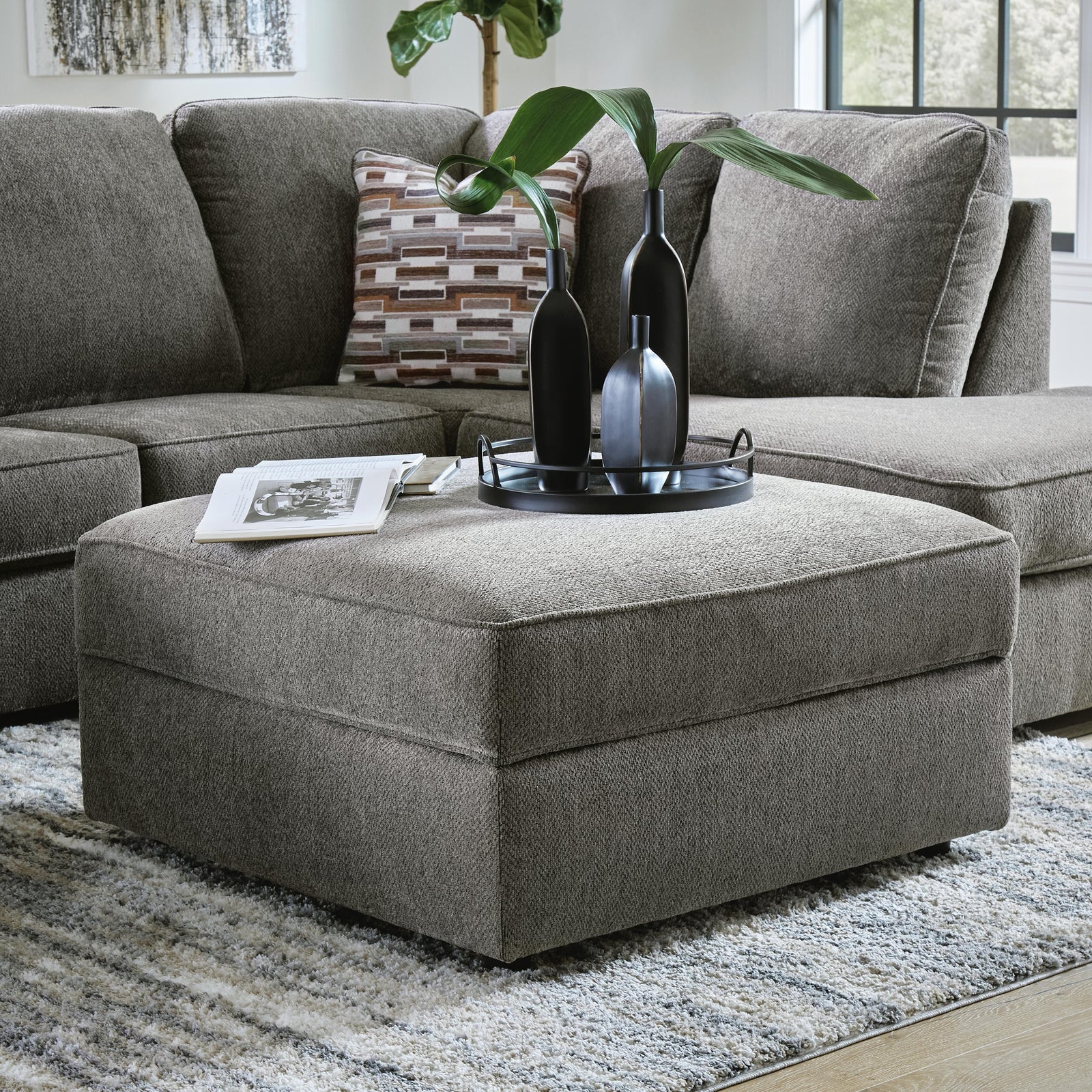 OPhannon 2-Piece Sectional and Ottoman (29402-SI) - Image 12